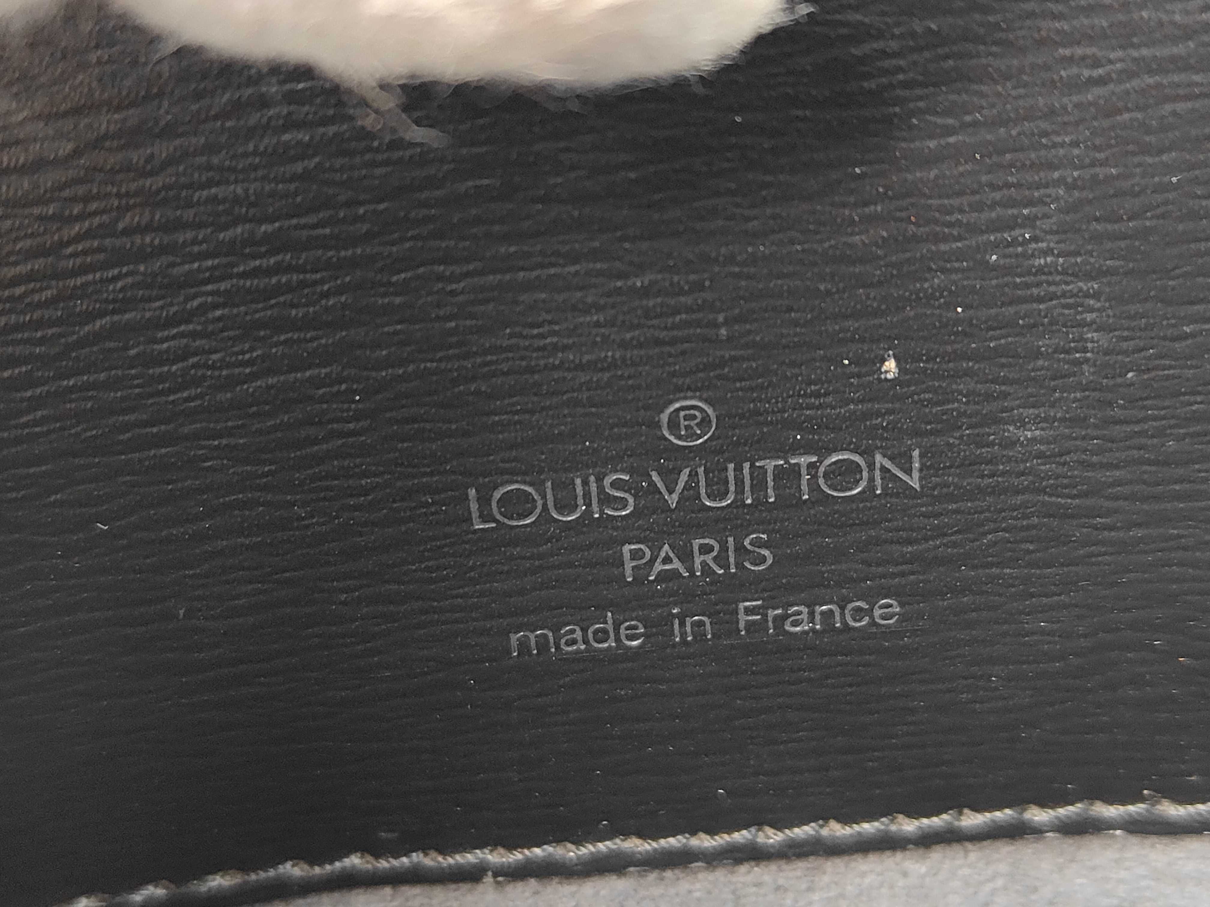 Epi Cluny Shoulder Bag — view 9