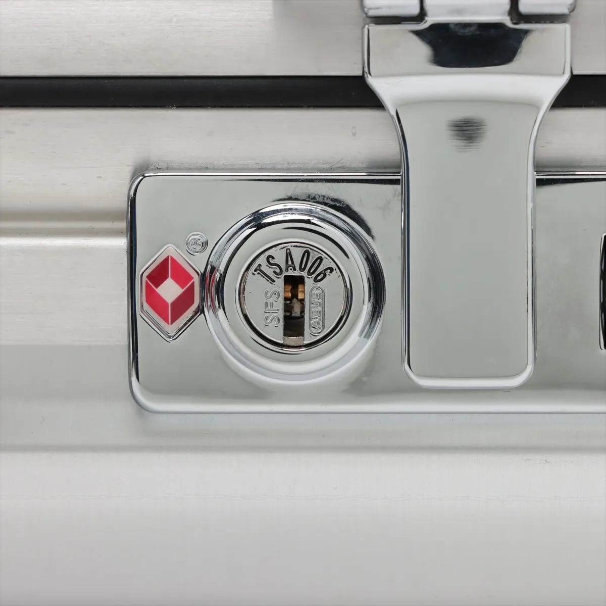 [Individually packaged] Rimowa Classic Flight Aluminum Carry-on Suitcase, Silver, Combination Lock 555 — view 9
