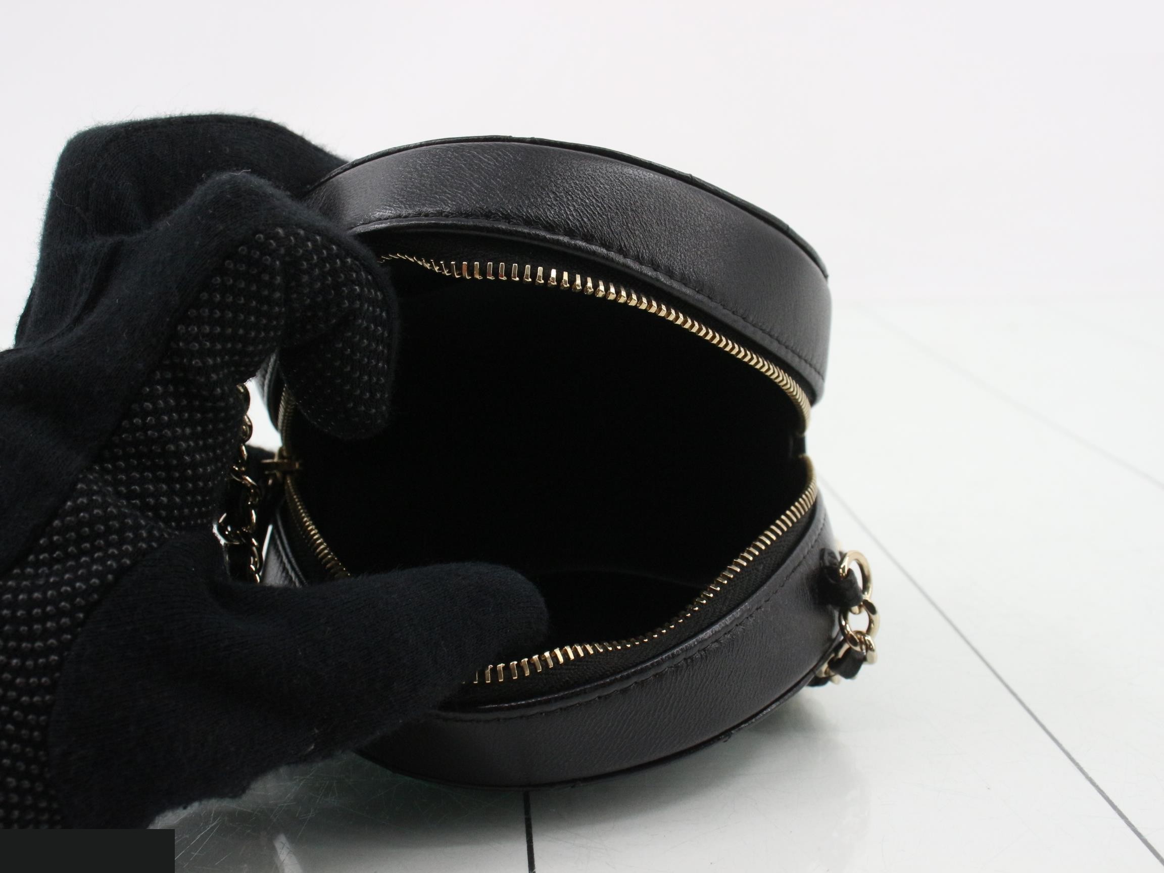 Icon Round Pochette/Shoulder Bag, Series 30 — view 4