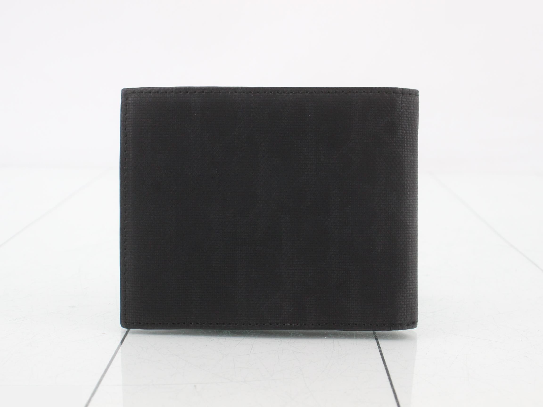 Folding wallet — view 2