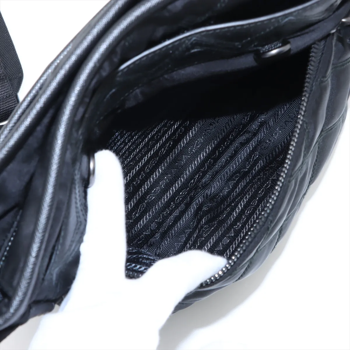 nylon x leather shoulder bag black — view 9