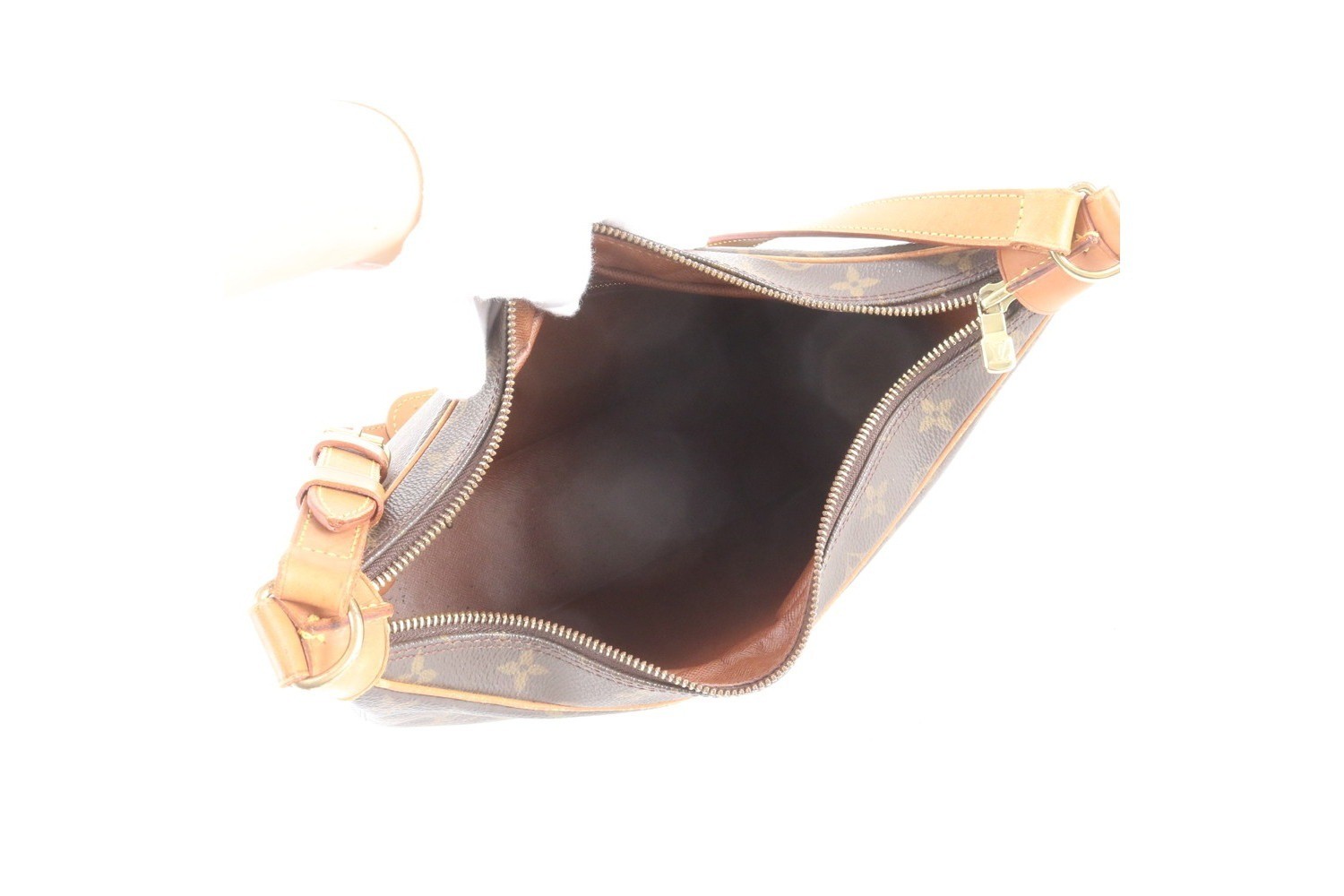 Monogram Boulogne 30 M51265 Leather Shoulder Bag — view 7