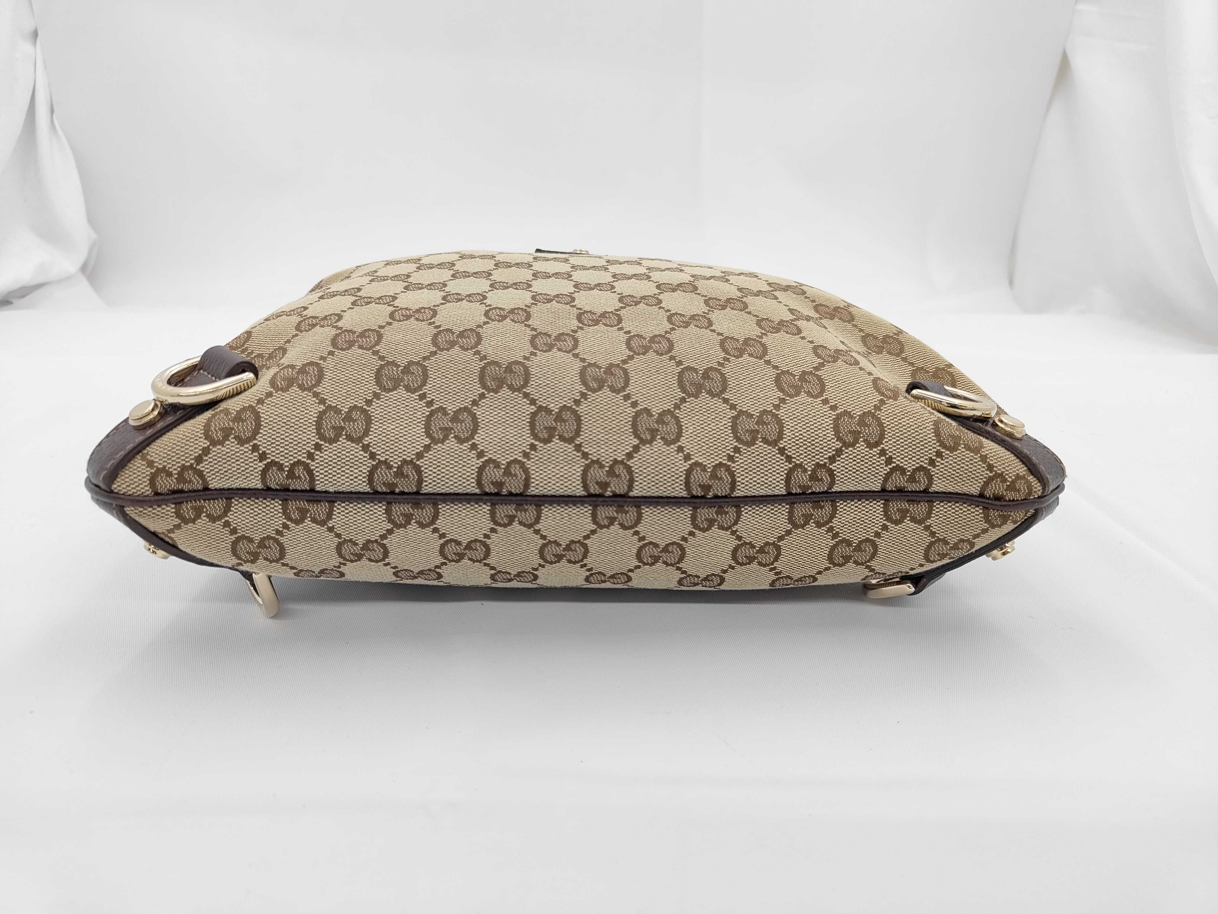 GG Canvas Shoulder Bag — view 5