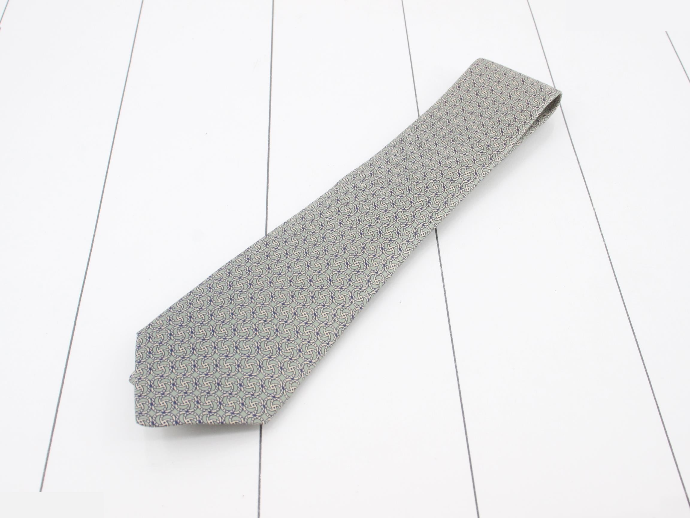 Silk tie