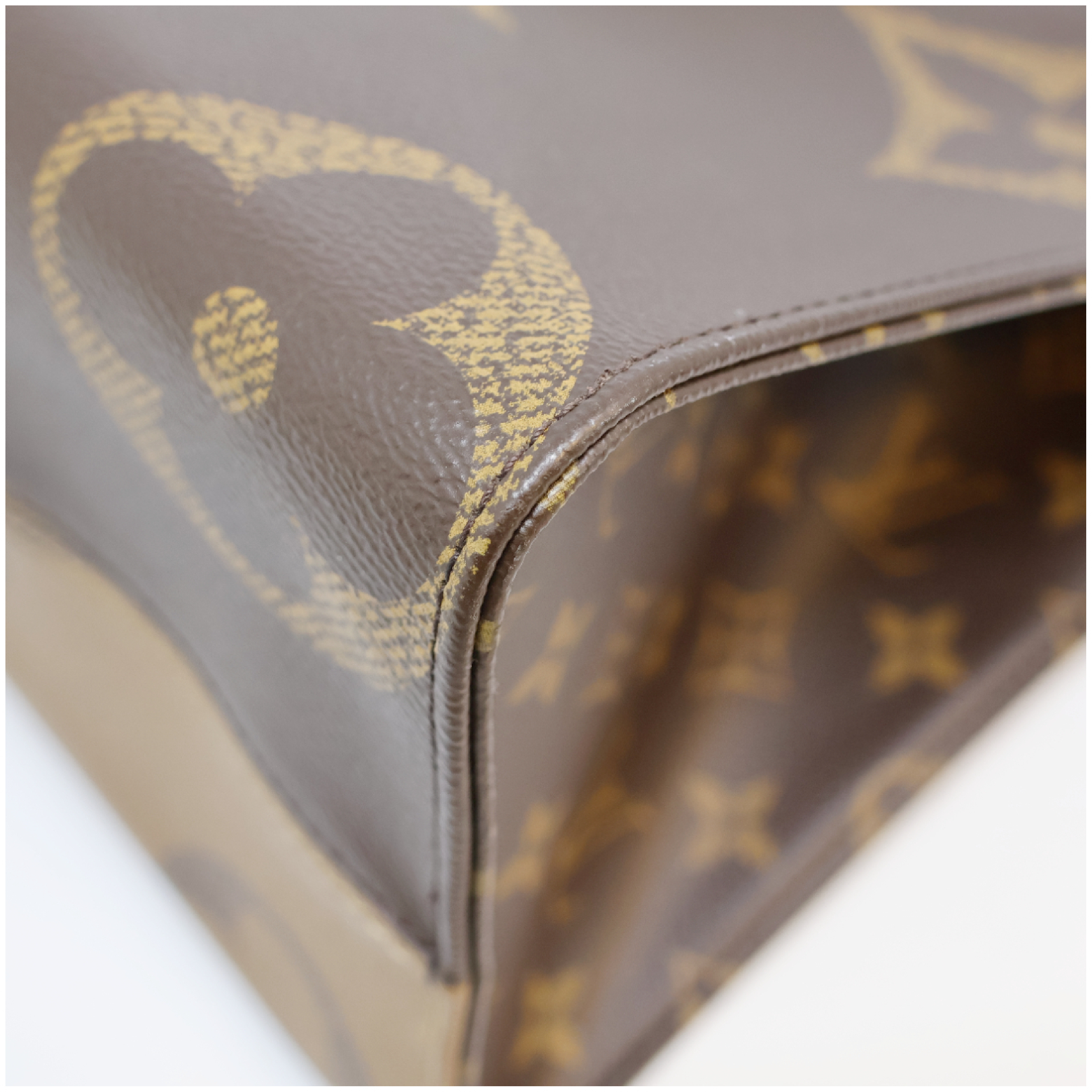 Giant Monogram Reverse OnTheGo MM M45321 RFID Verified Tote Bag Handbag — view 7