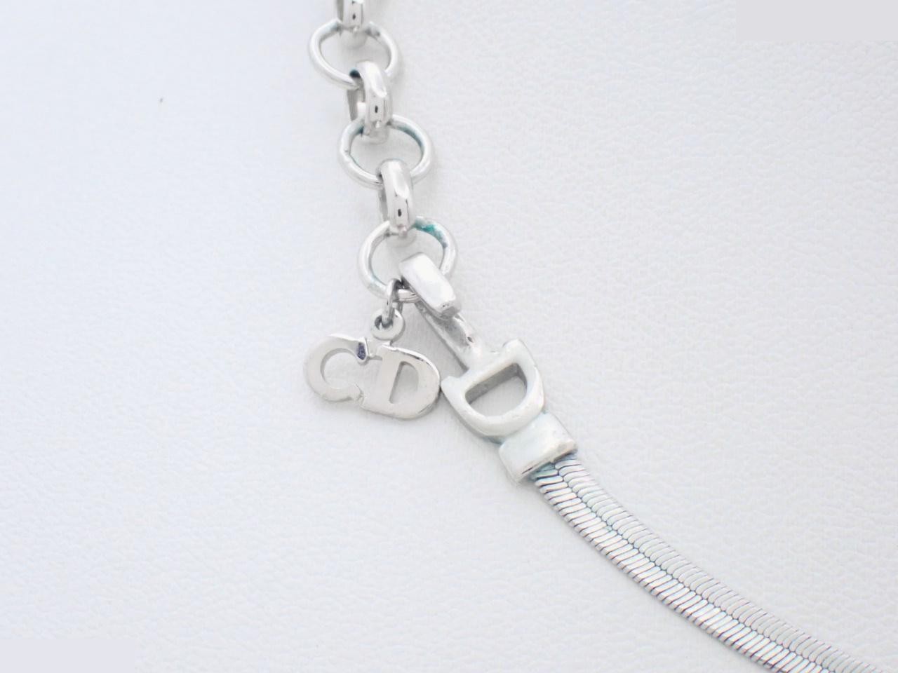 necklace with ribbon motif; neck circumference approximately 36 cm. — view 2