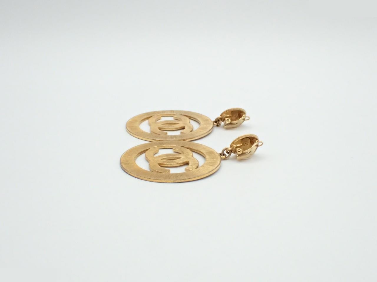 Circle Coco Swing Earrings (with comment) — view 3