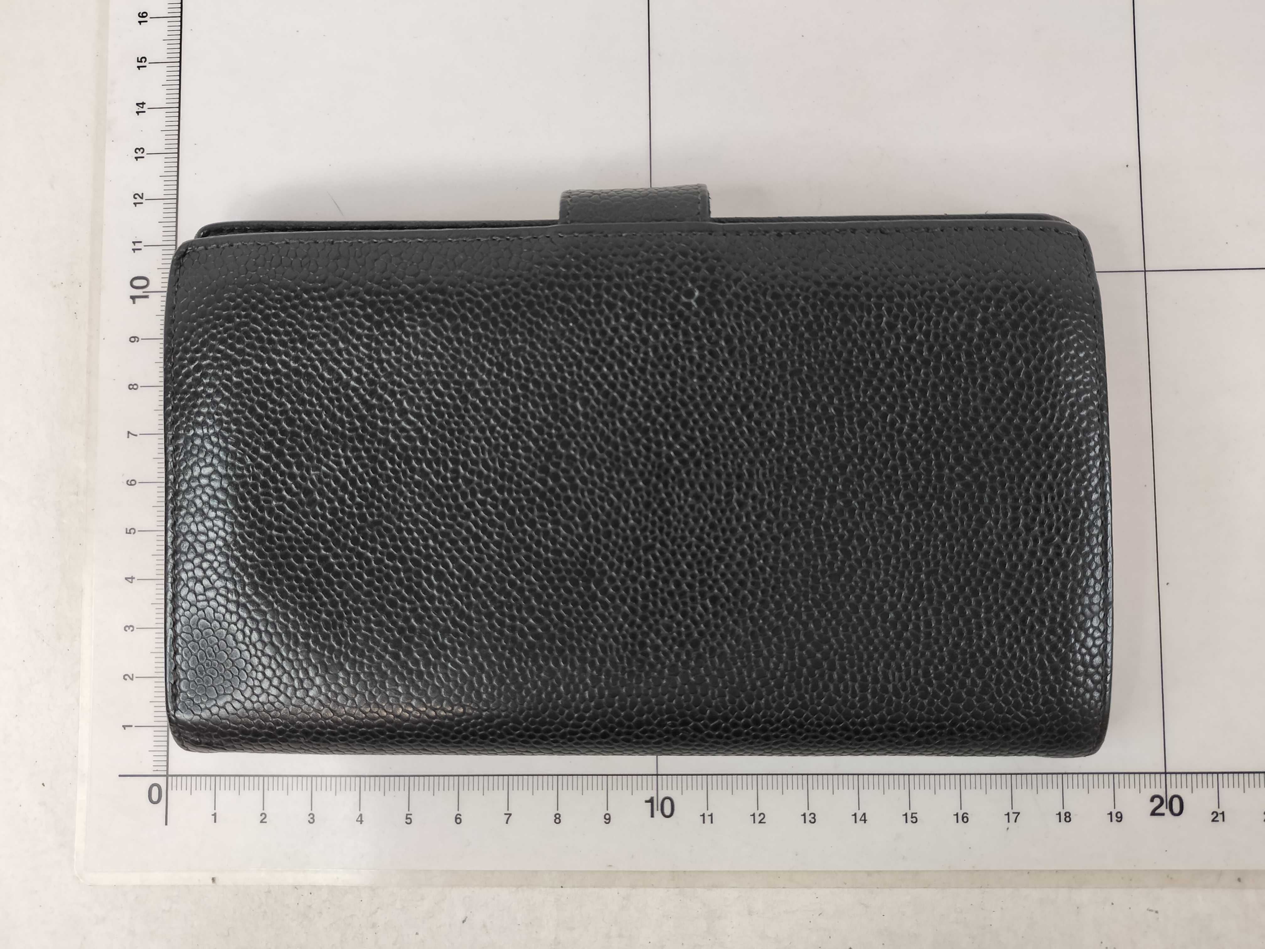 Coco Mark Clasp Bi-fold Long Wallet Black — view 2