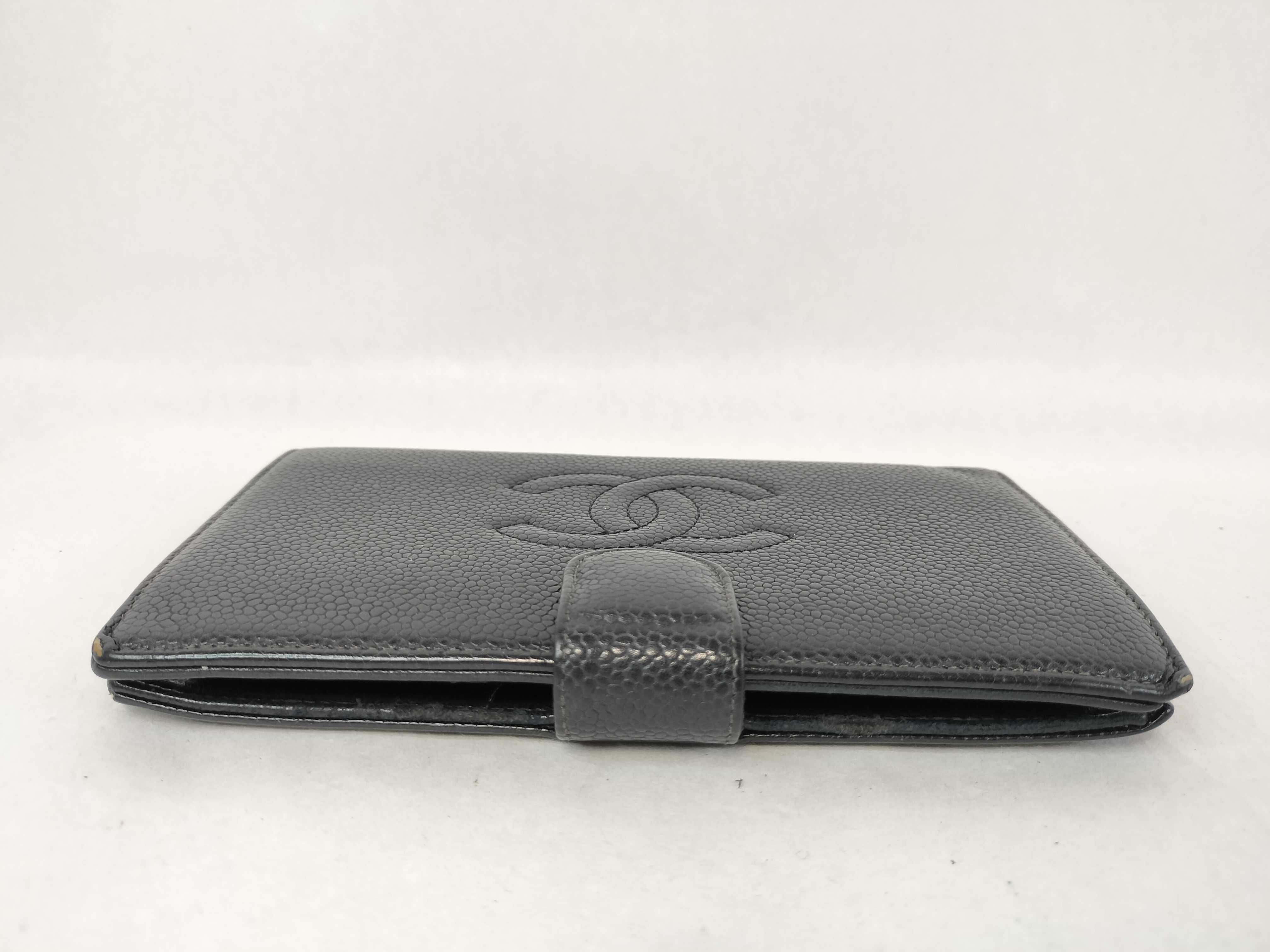 Coco Mark Clasp Bi-fold Long Wallet Black — view 6