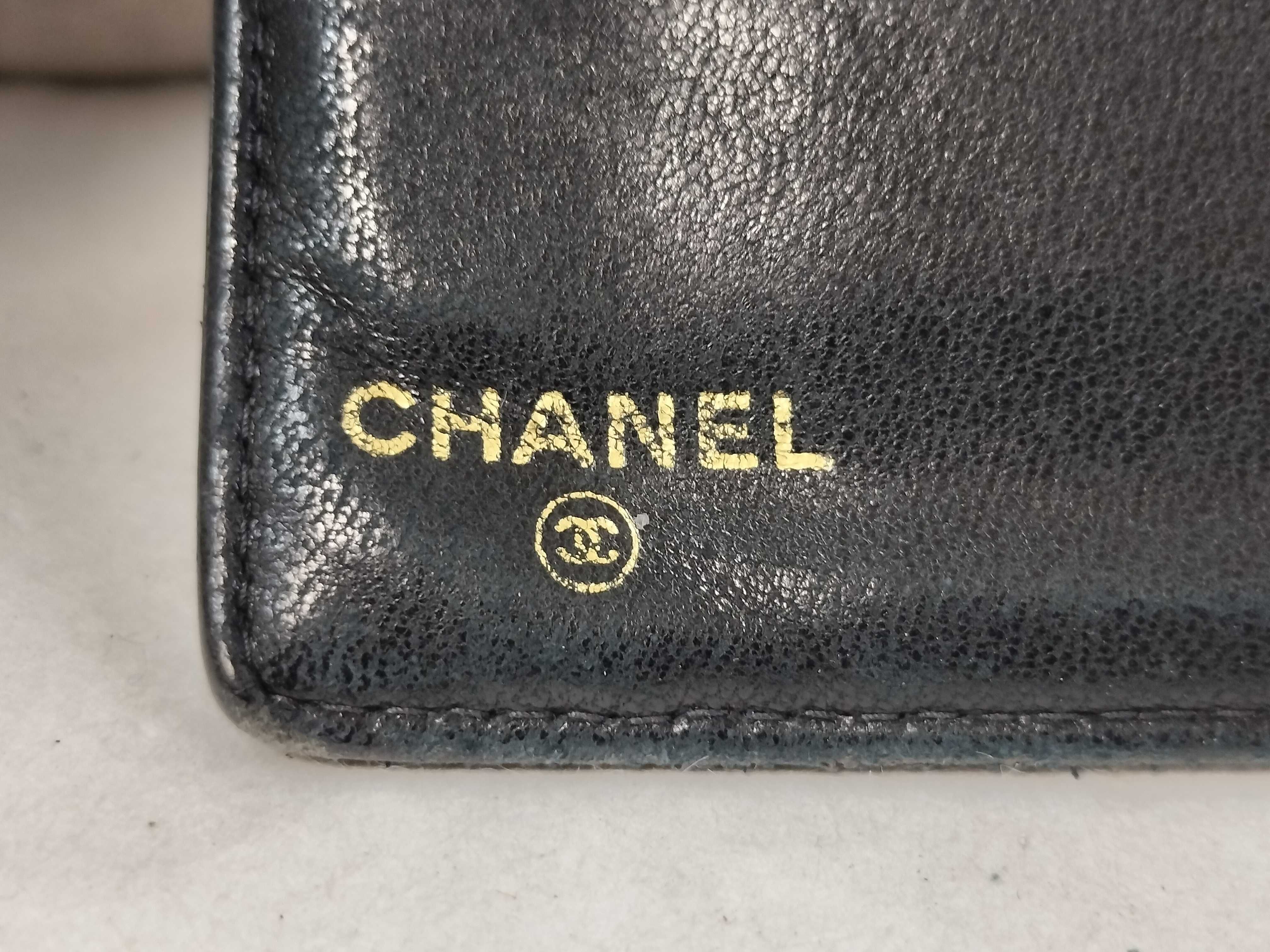 Coco Mark Clasp Bi-fold Long Wallet Black — view 9