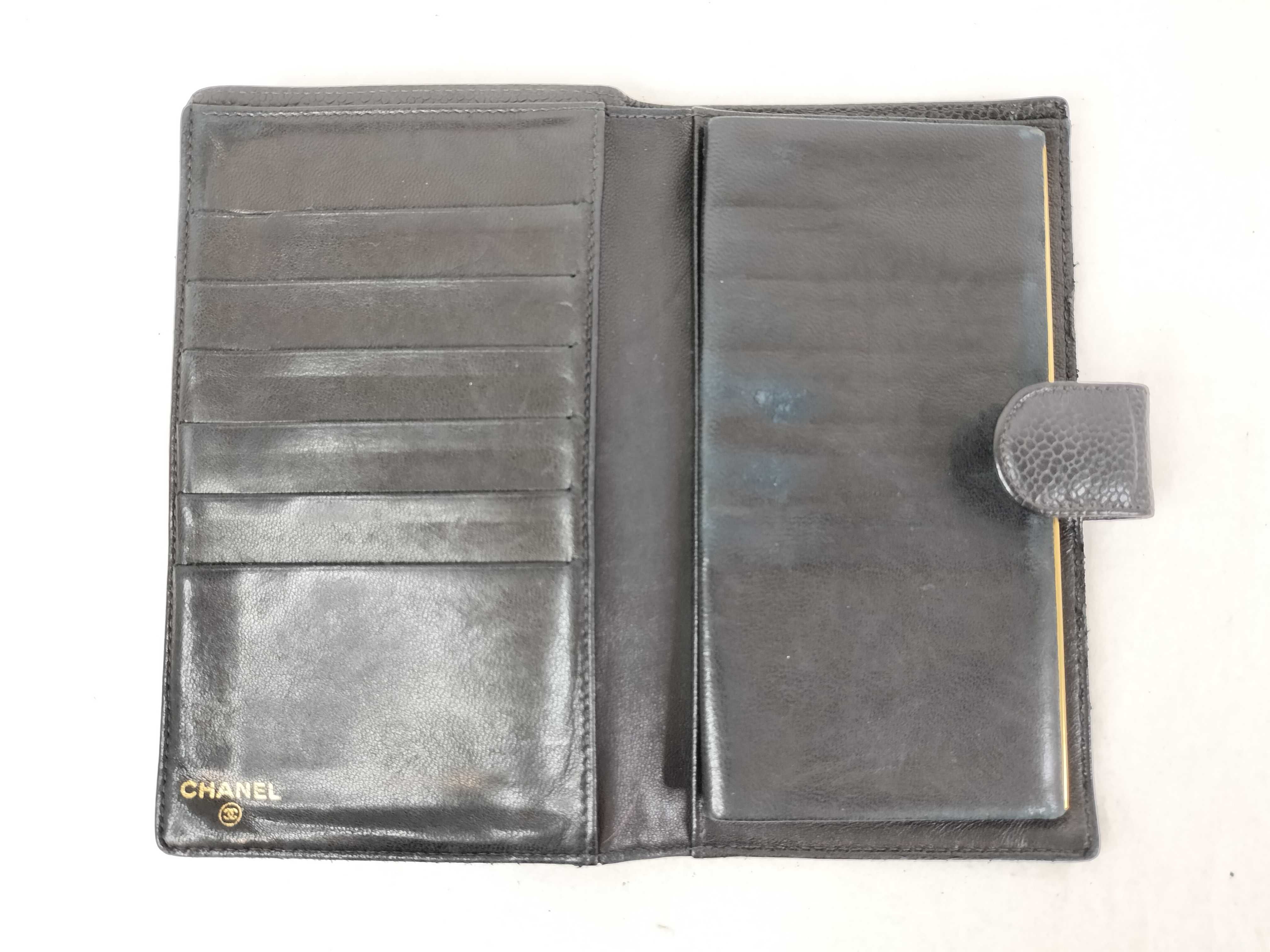 Coco Mark Clasp Bi-fold Long Wallet Black — view 10