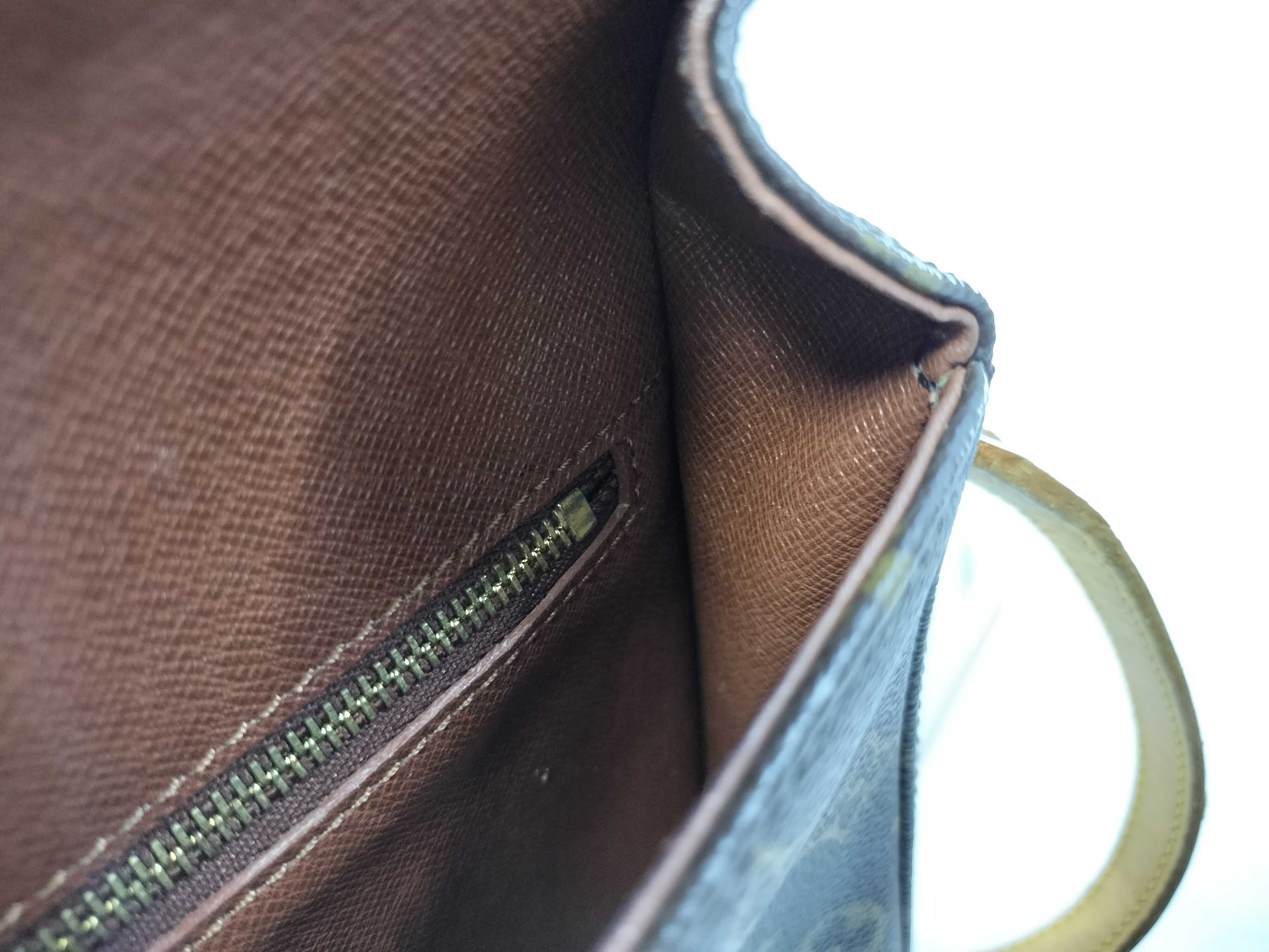 Monogram M51242 Saint Cloud Shoulder Bag (Sticky interior) — view 9