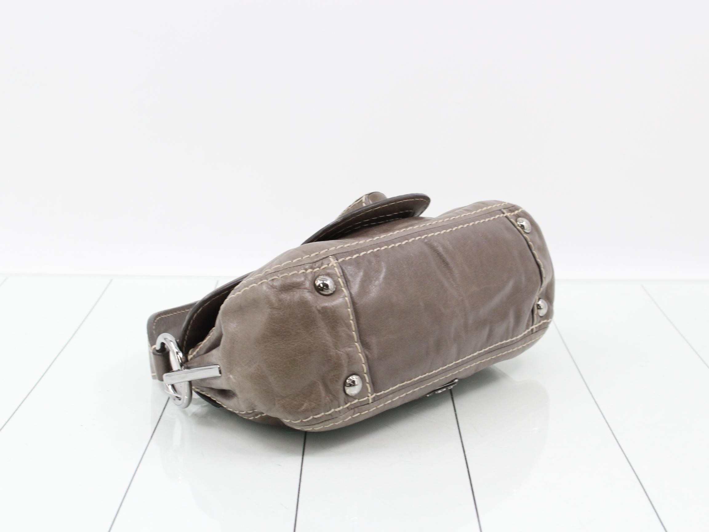 Vitello One-Shoulder Bag, Turn-Lock, Leather, Greige — view 5