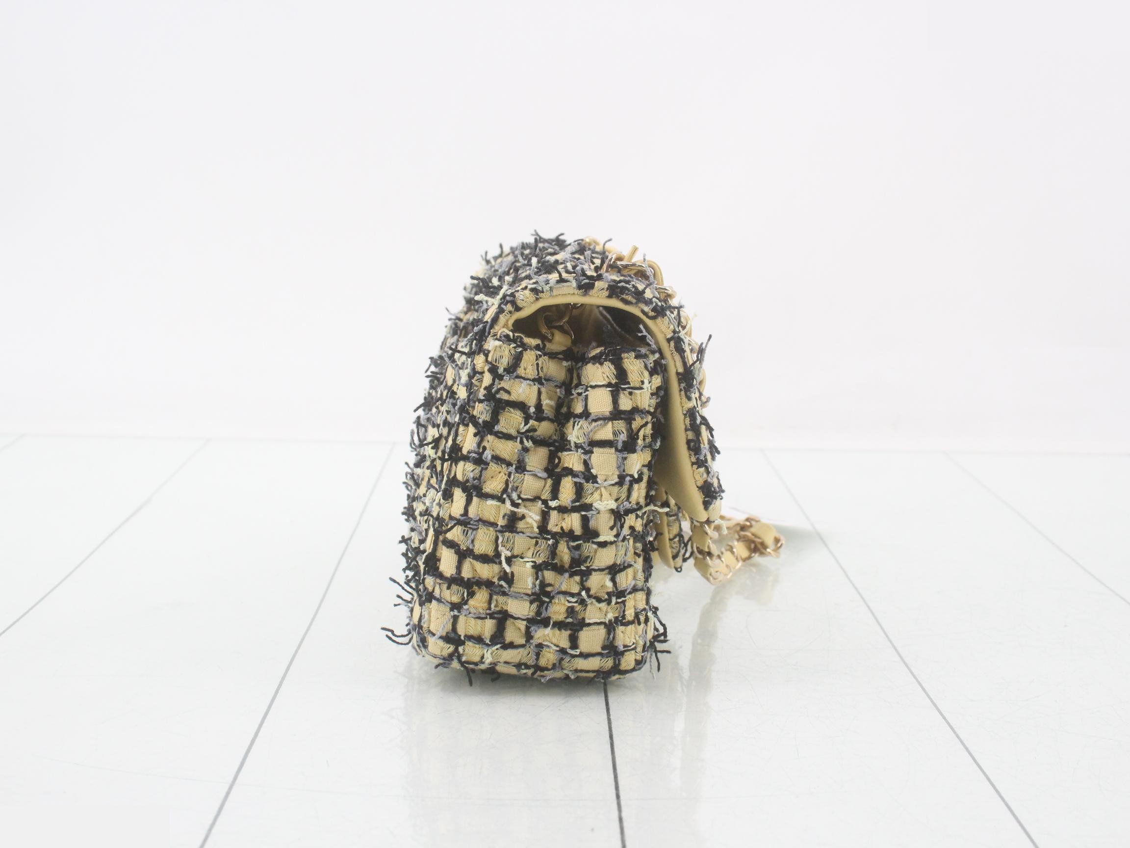 Matelassé Tweed Chain Shoulder Bag with Plate — view 4