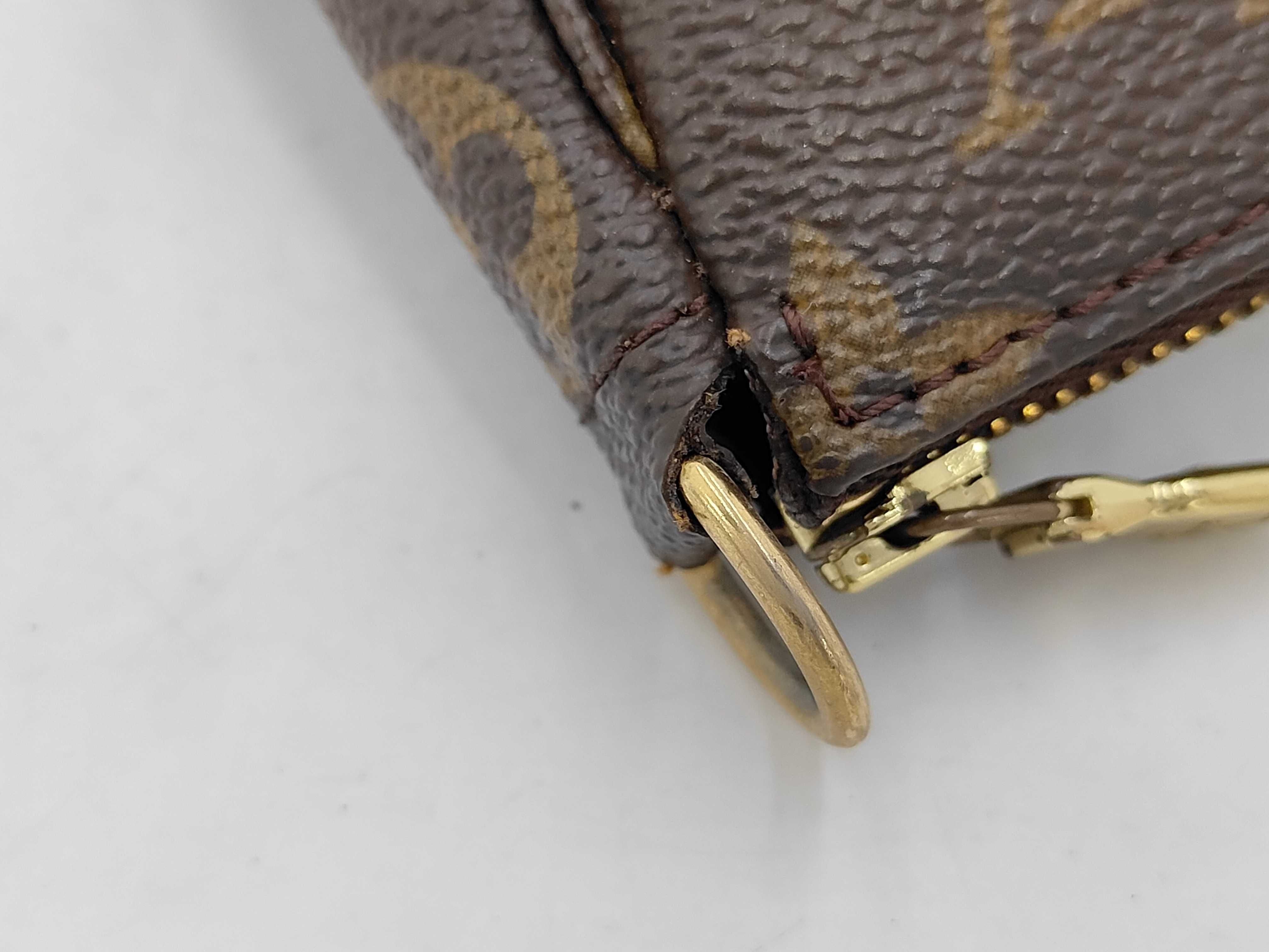 Monogram Pochette Accessoires VI0050 Pouch — view 5