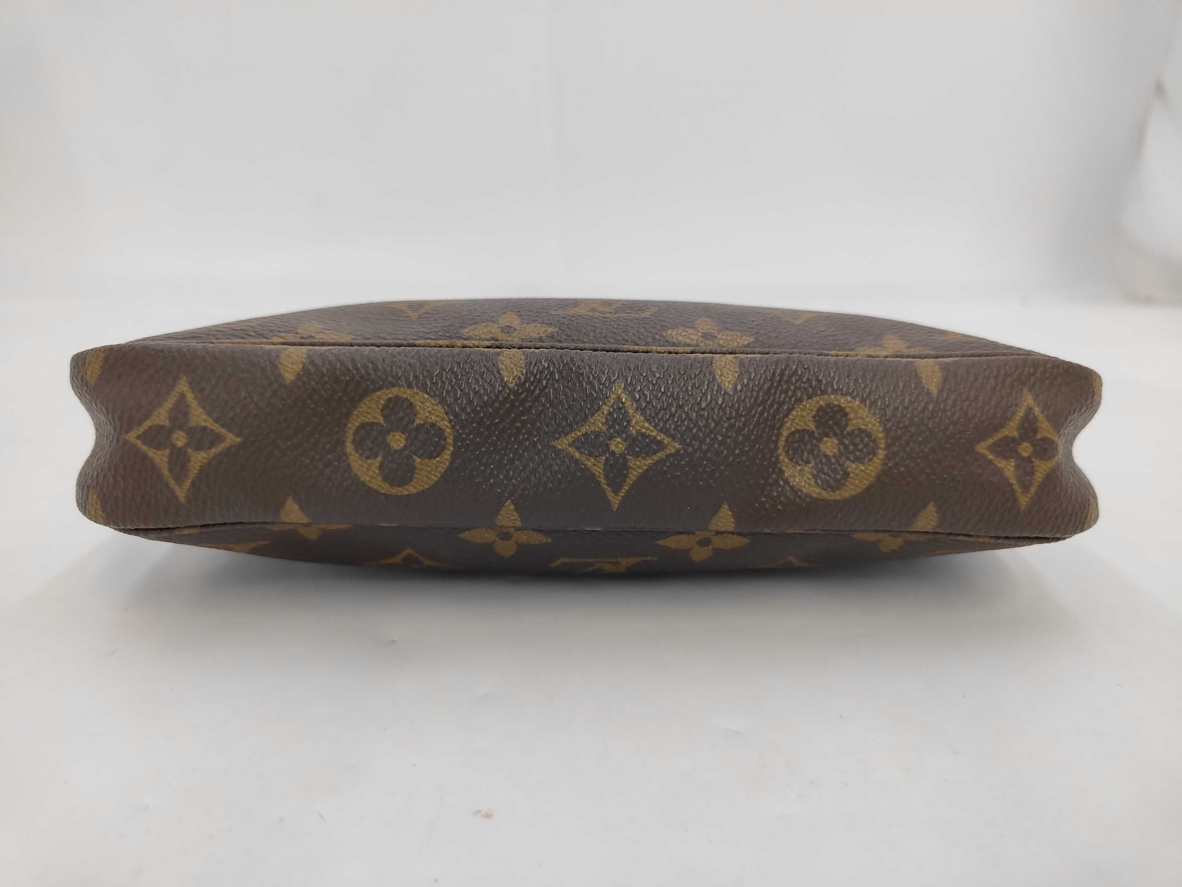 Monogram Pochette Accessoires VI0050 Pouch — view 6