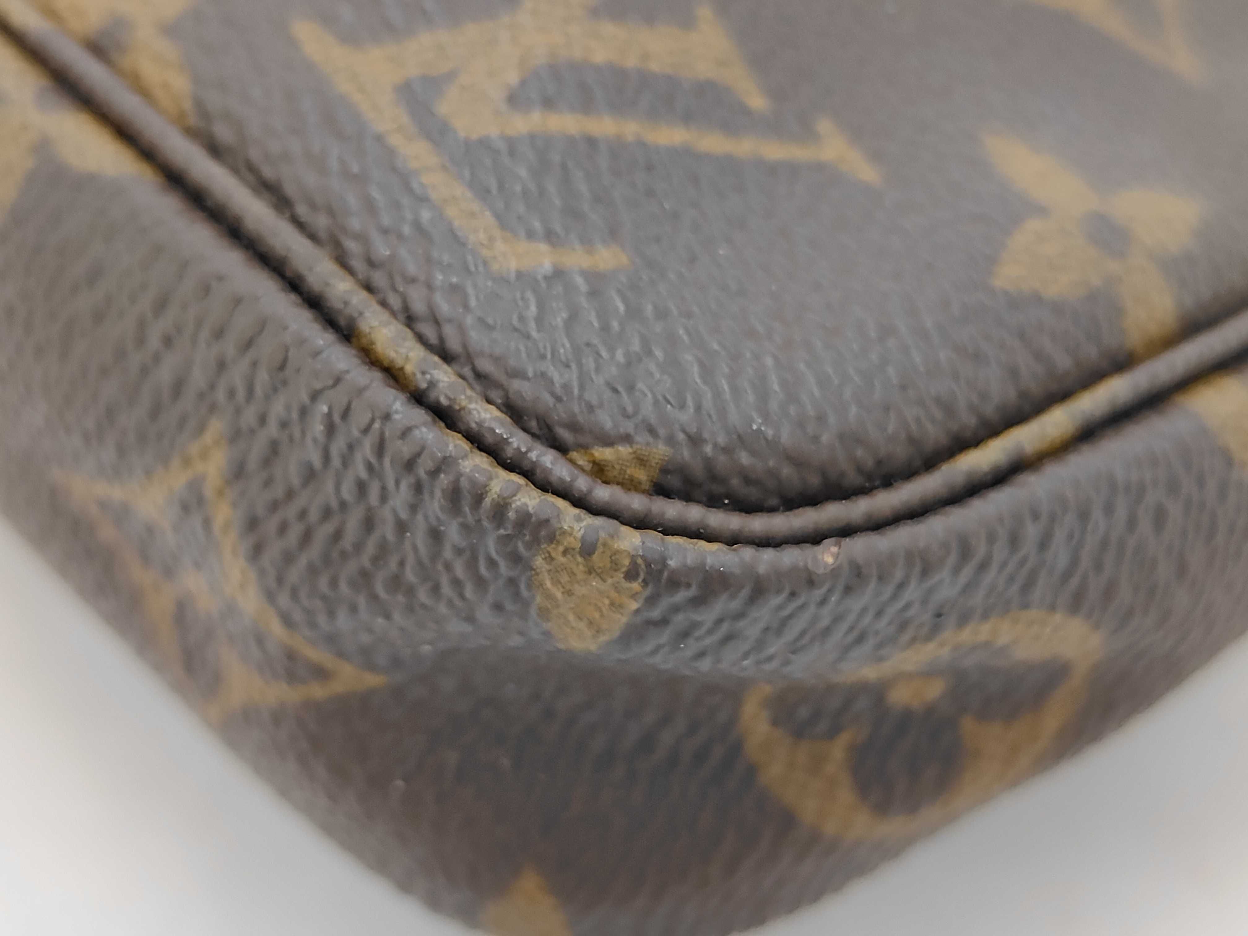 Monogram Pochette Accessoires VI0050 Pouch — view 7