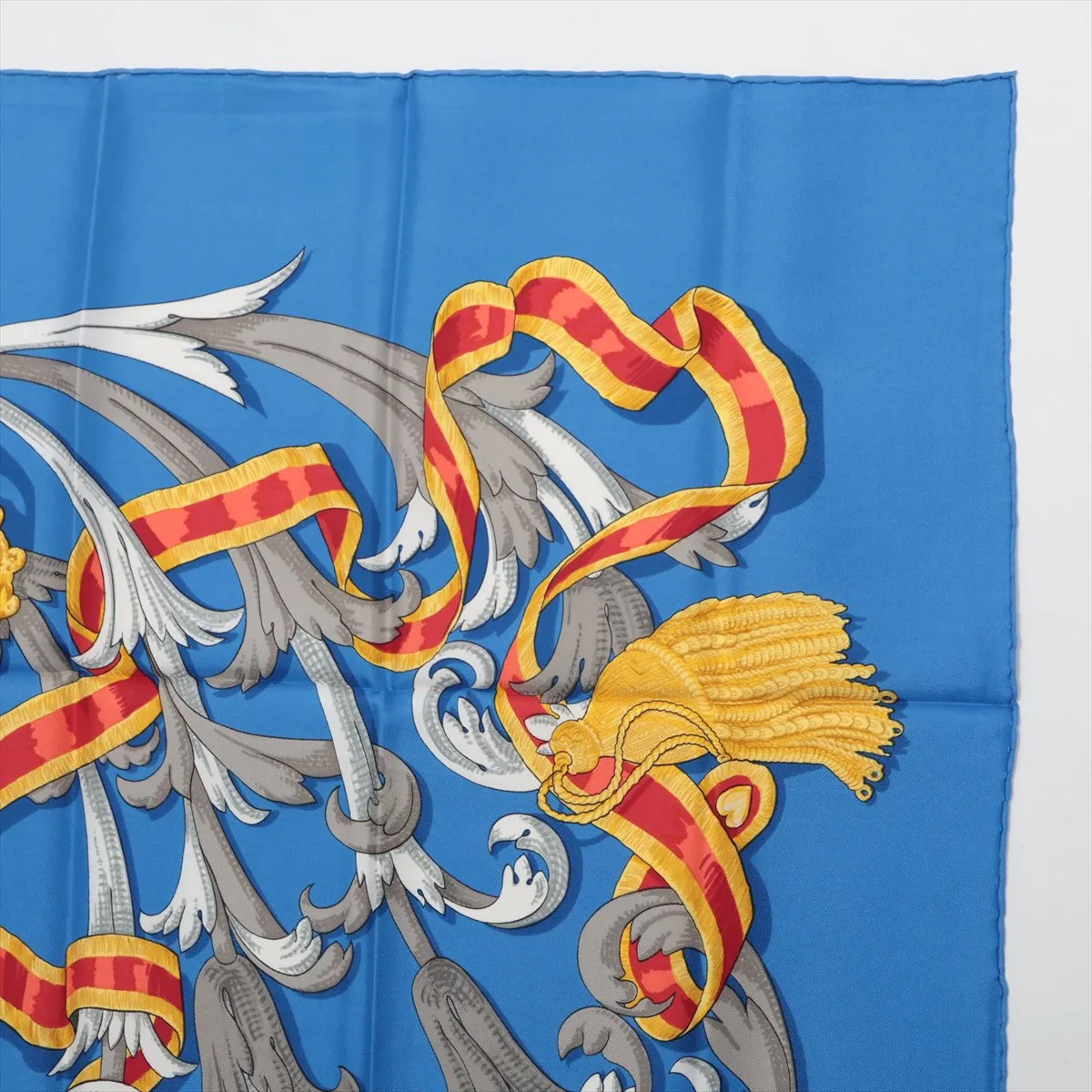 Carre 90 LE MORS A LA CONETABLE (The Elegance of a Bridle) Silk Scarf, Blue. — view 3