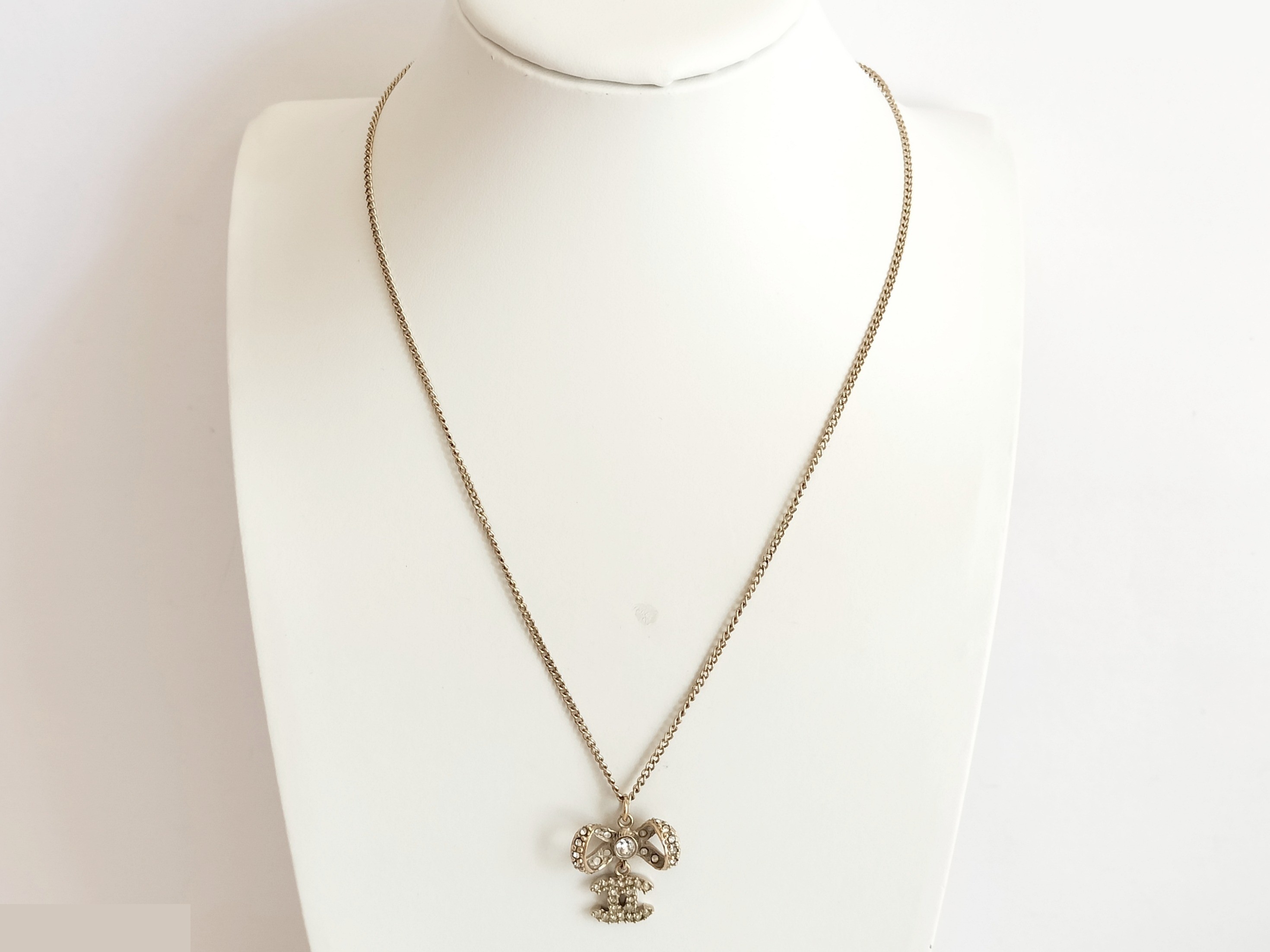 Coco Rhinestone Ribbon Gold Necklace (Chain approx. 44cm) — view 7