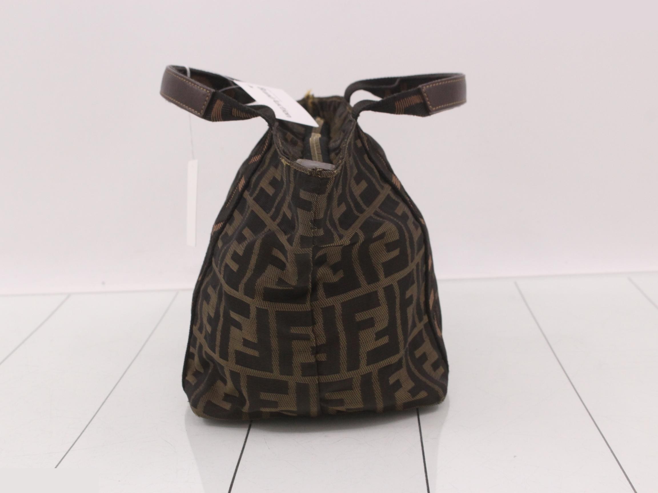 handbag — view 4