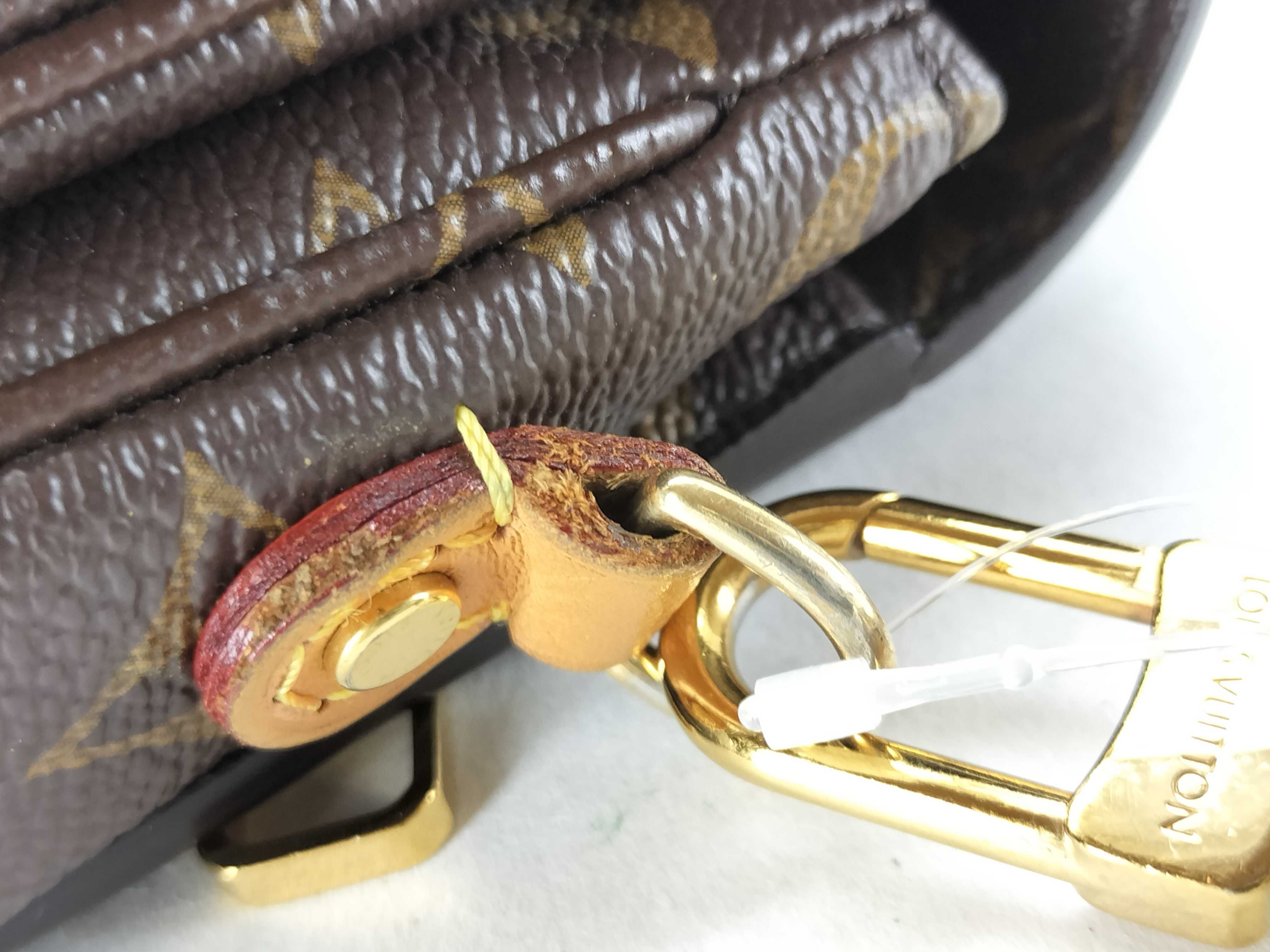 Monogram Louis Vuitton Pochette Métis MM Handbag — view 6