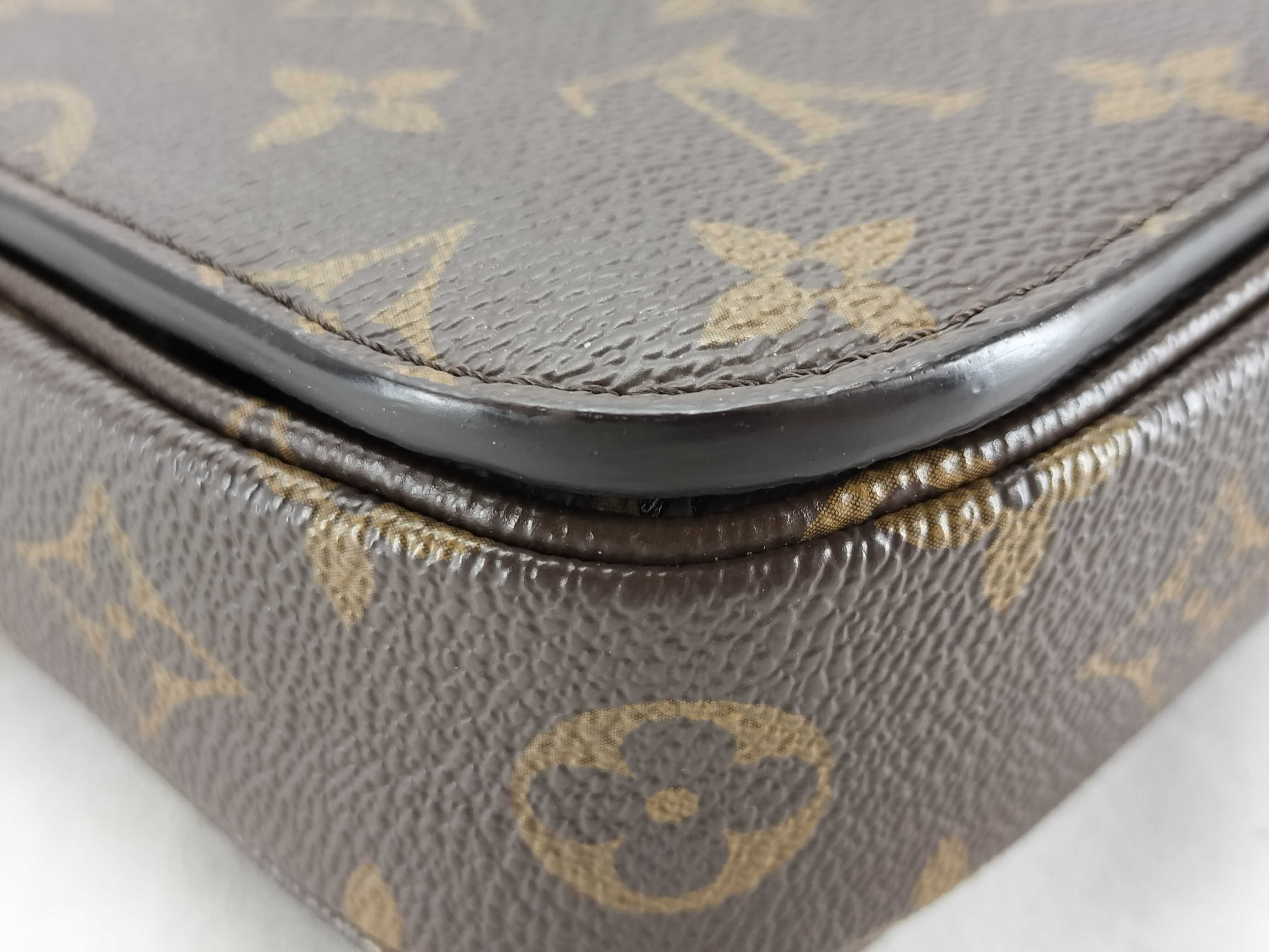 Monogram Louis Vuitton Pochette Métis MM Handbag — view 7