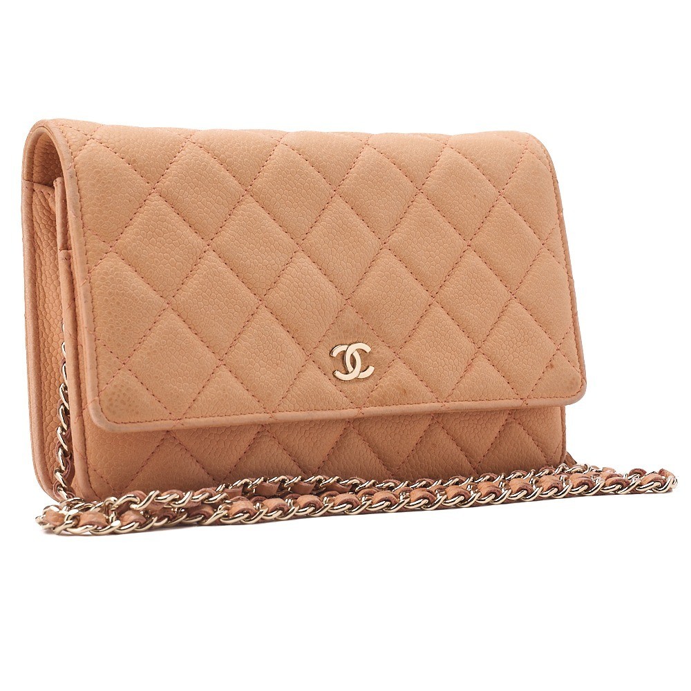 Caviar leather matelassé chain wallet, salmon pink — view 3