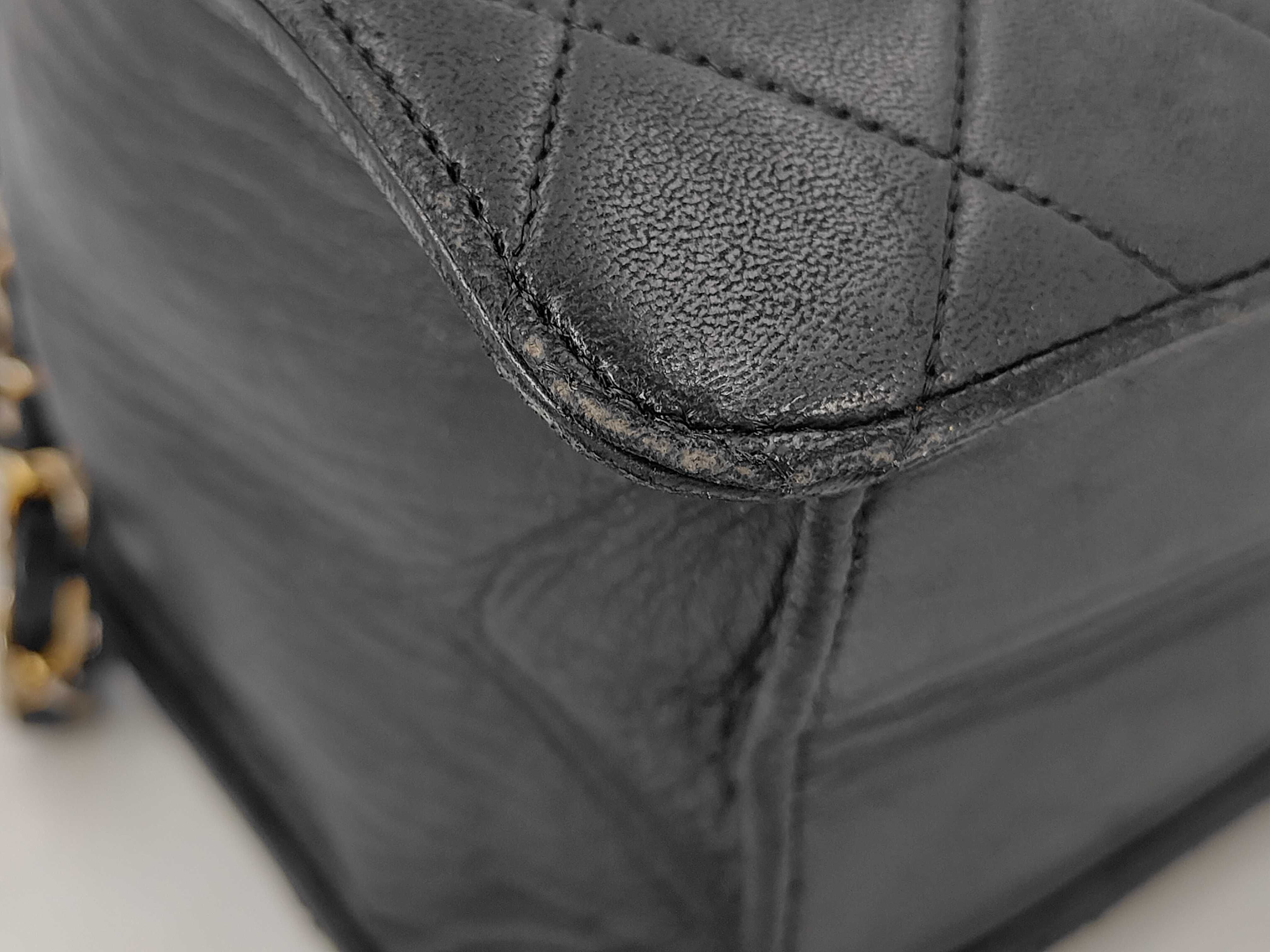 Chain Shoulder Bag / Matelassé / Black / Push-Lock Shoulder Bag — view 3