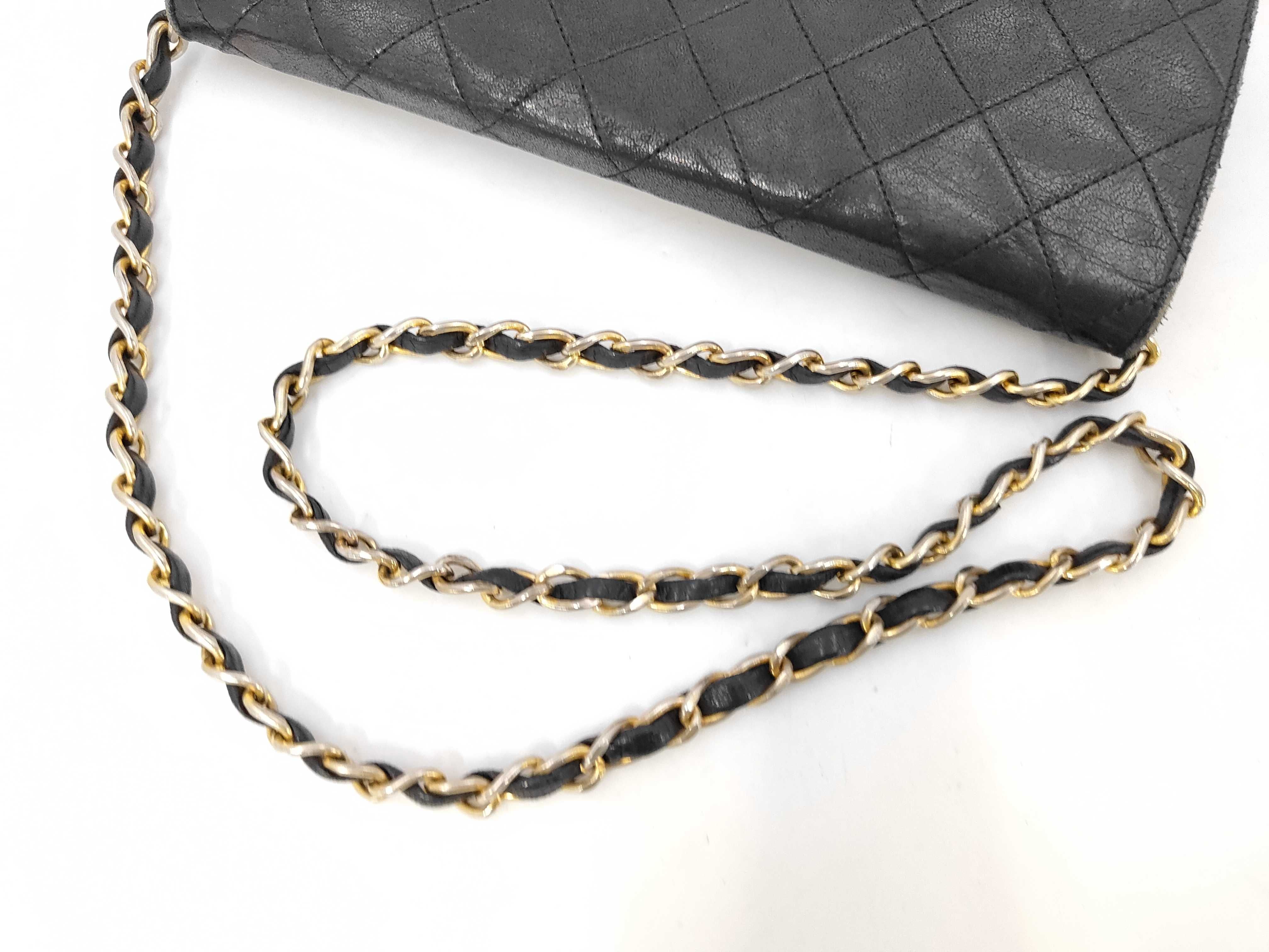 Chain Shoulder Bag / Matelassé / Black / Push-Lock Shoulder Bag — view 5