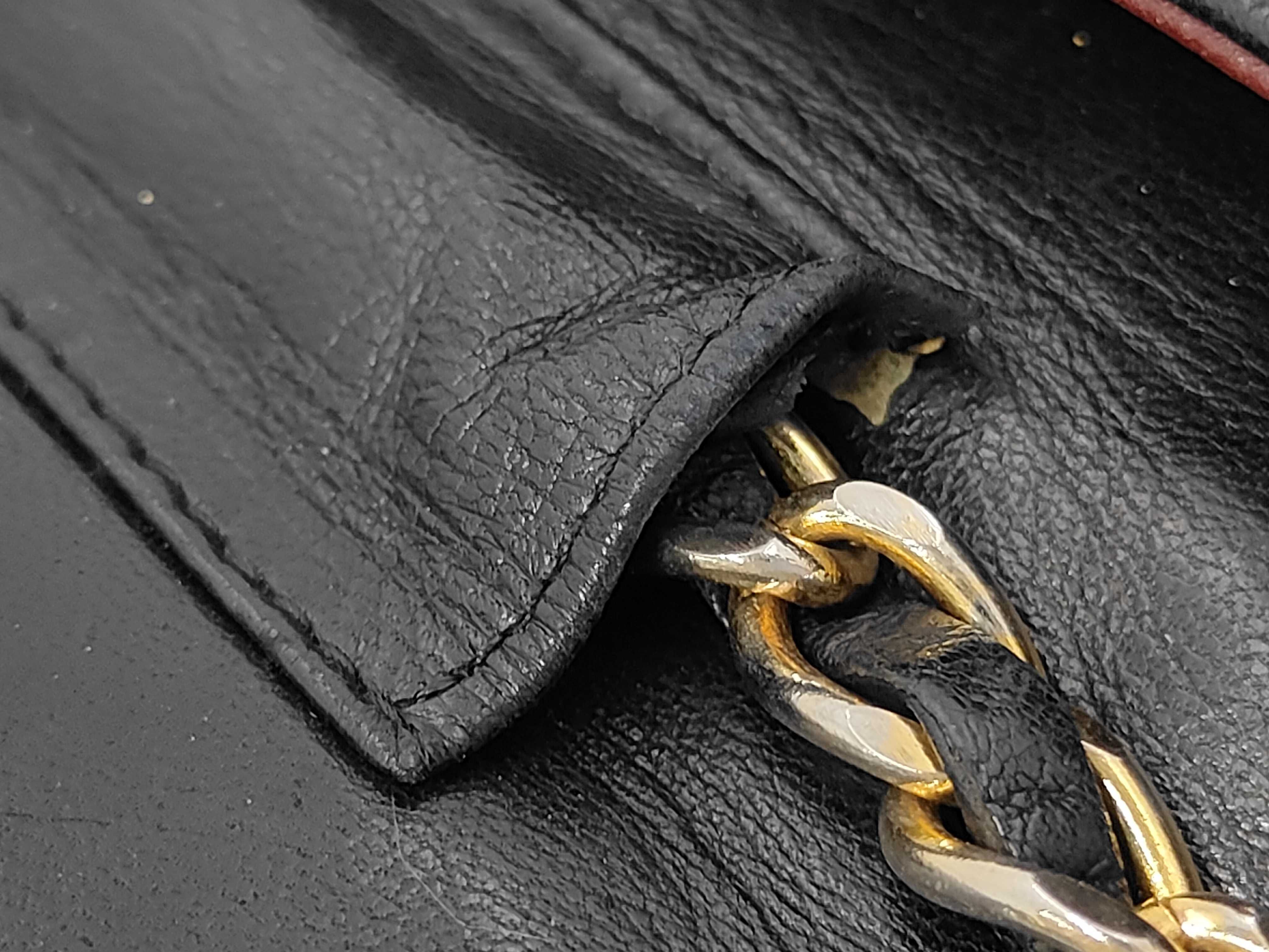 Chain Shoulder Bag / Matelassé / Black / Push-Lock Shoulder Bag — view 6