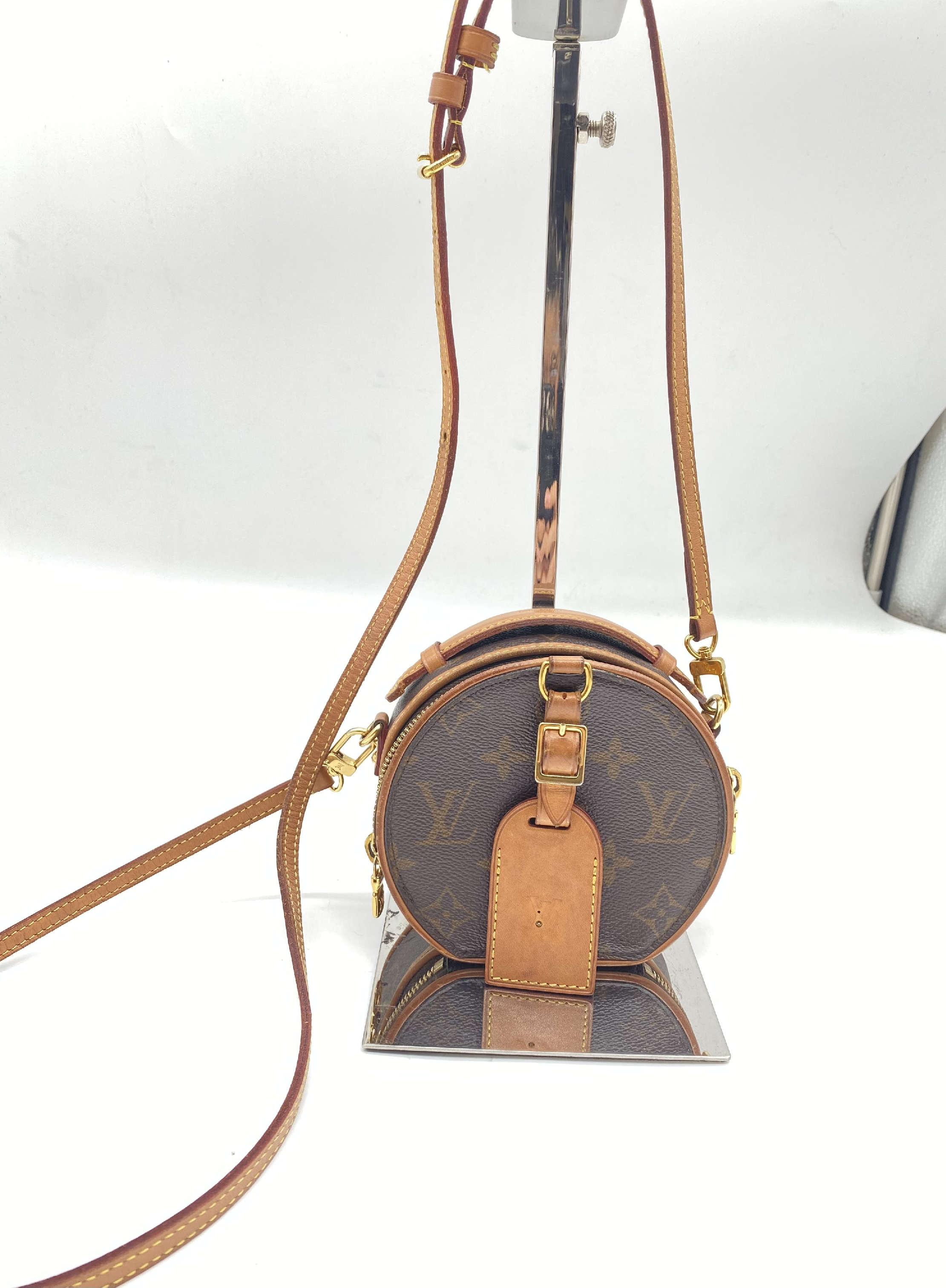 Monogram Mini Boite Chapeau M44699 (RFID detected) Shoulder Bag