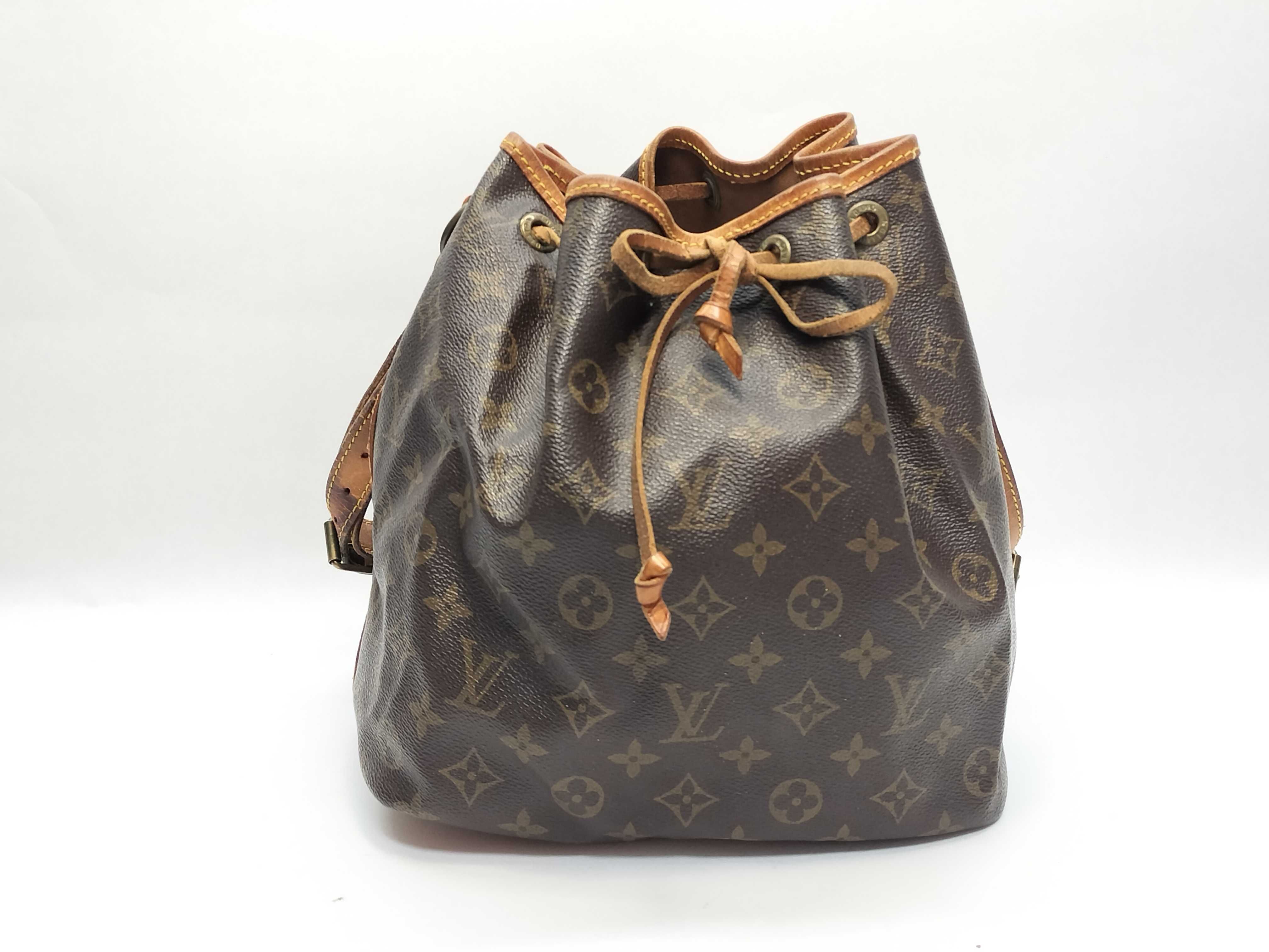 Monogram M42224 Noe Shoulder Bag
