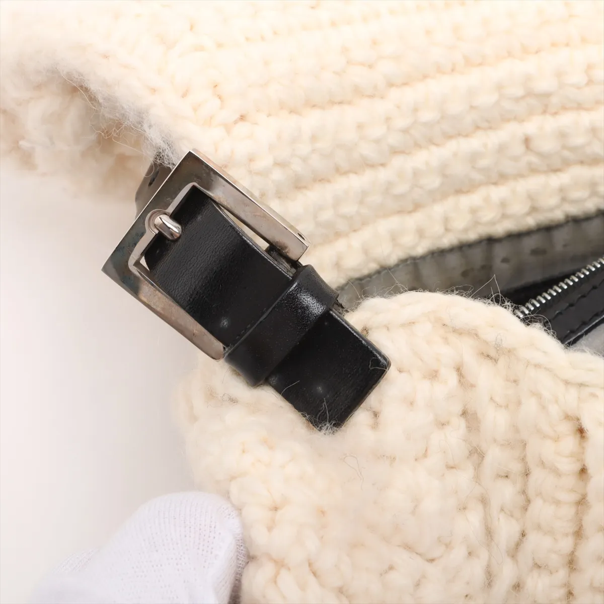 Mamma Bucket Knit x Leather Shoulder Bag White x Black — view 11