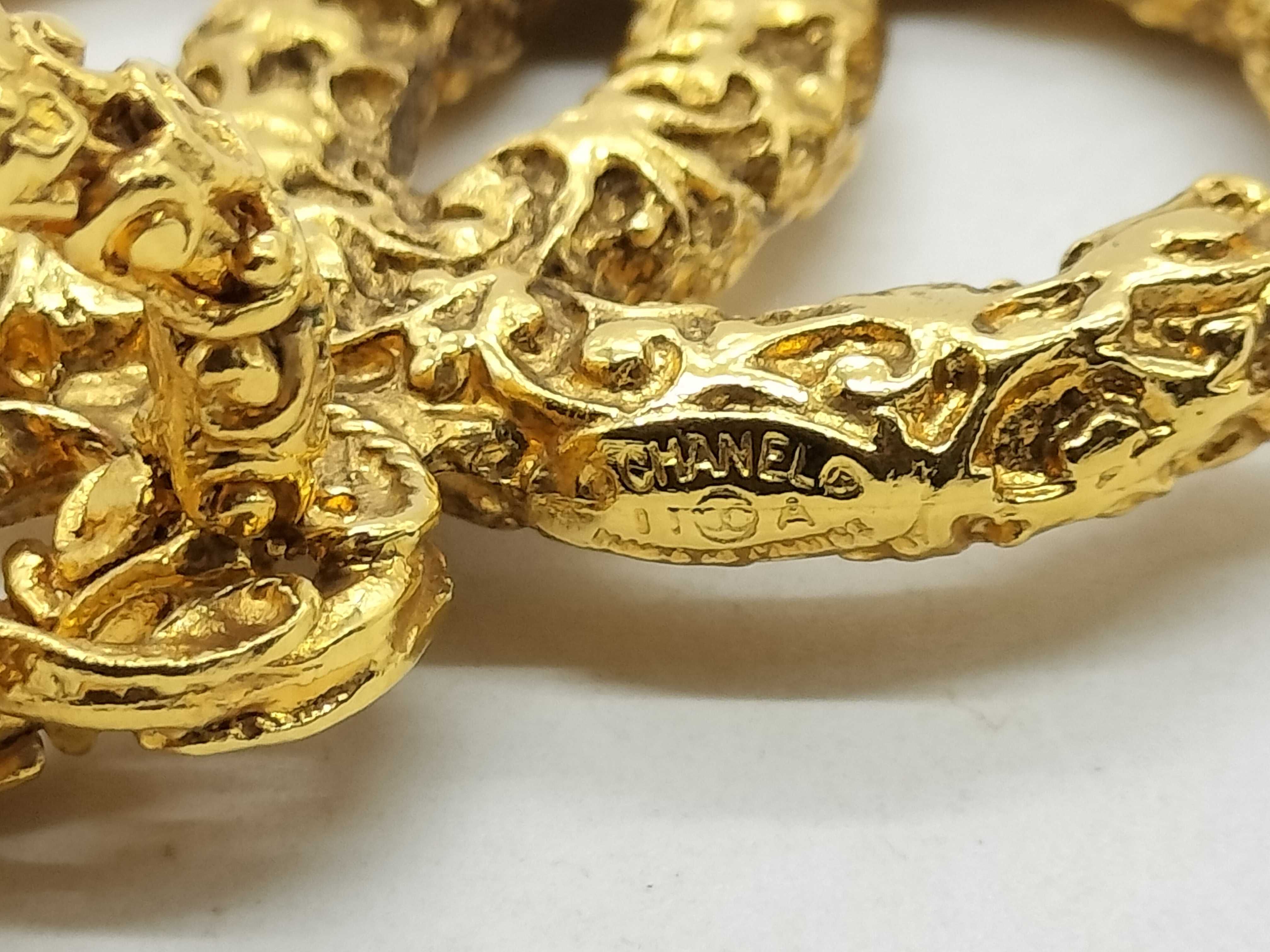 Coco Gold Vintage Necklace 95A Necklace — view 5