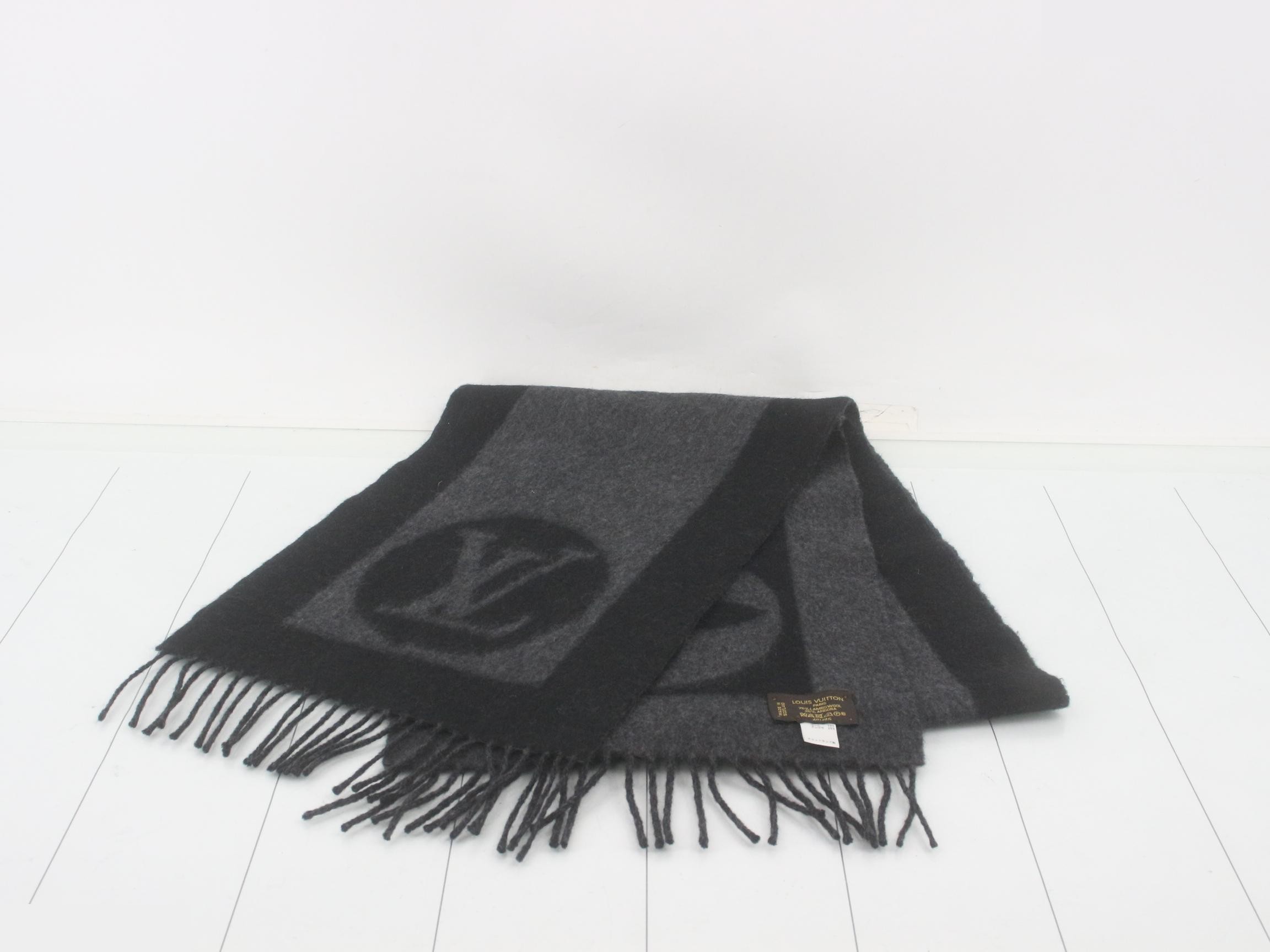 muffler — view 2