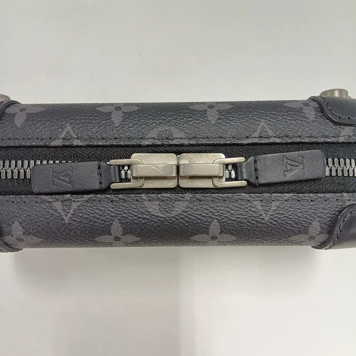 Monogram Eclipse Horizon Clutch M45579 Black (RFID detected) — view 14