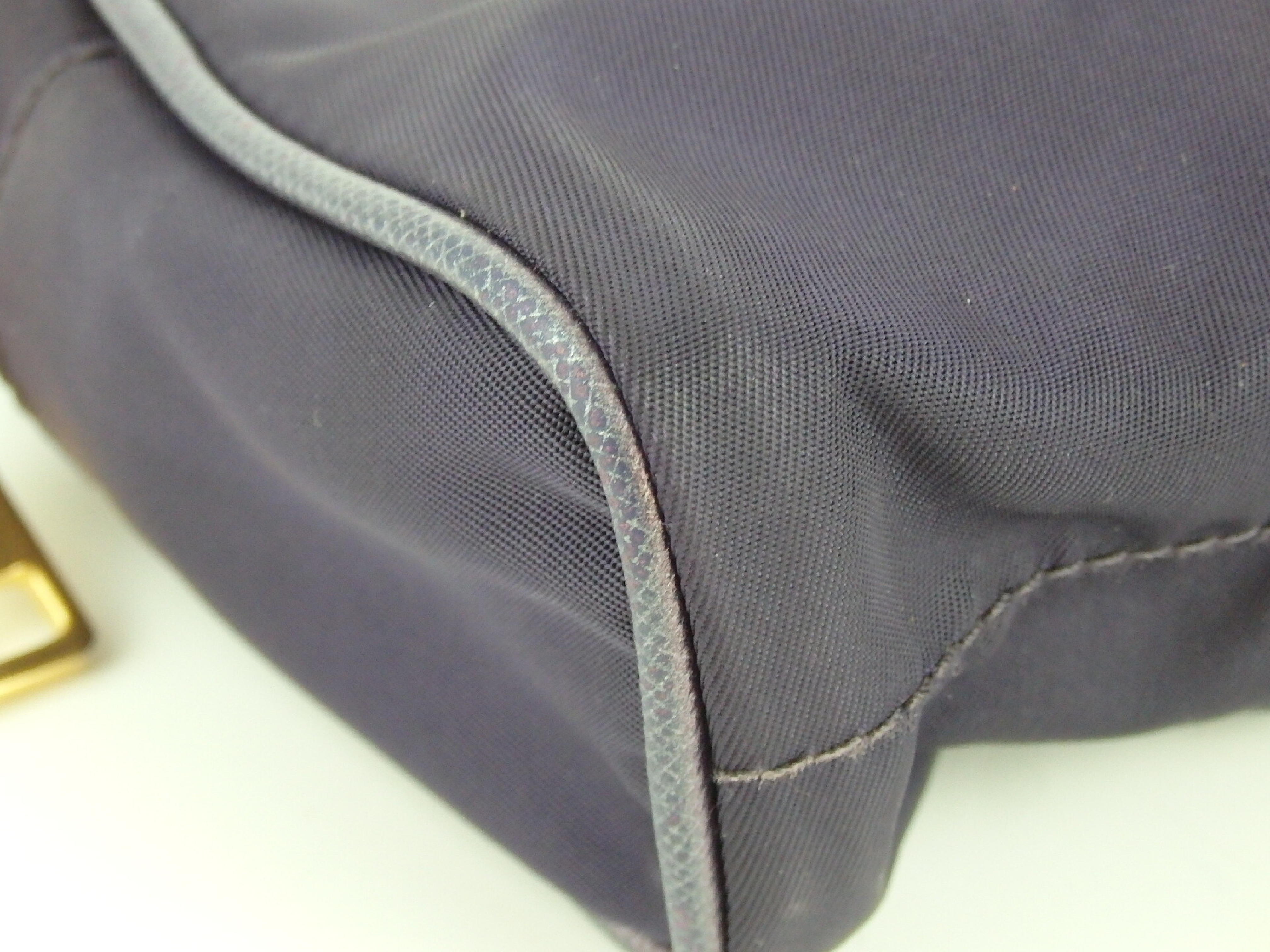 pouch — view 3