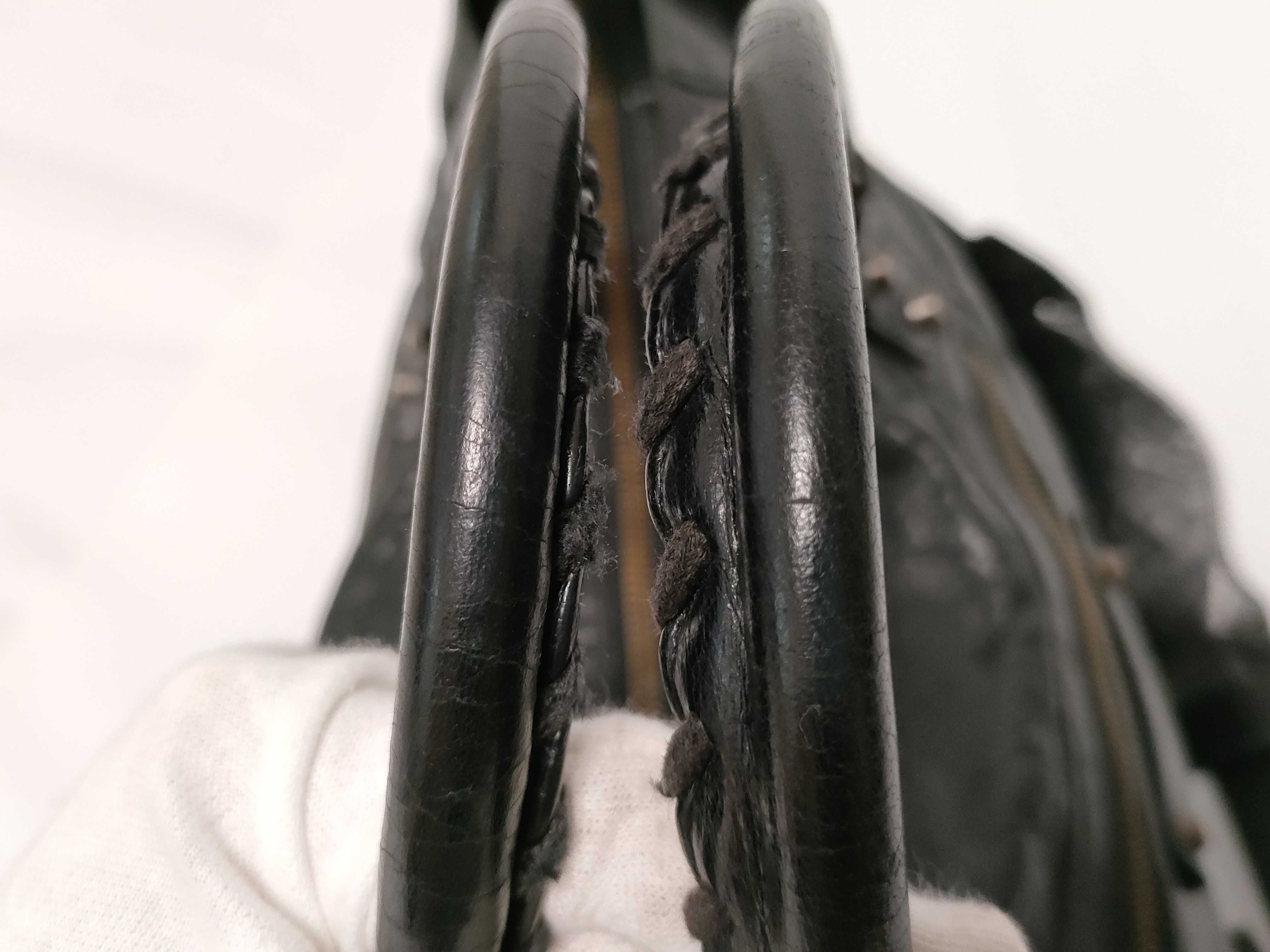The City Balenciaga The City Leather 2-Way Handbag Black 115748 Handbag with Mirror — view 4