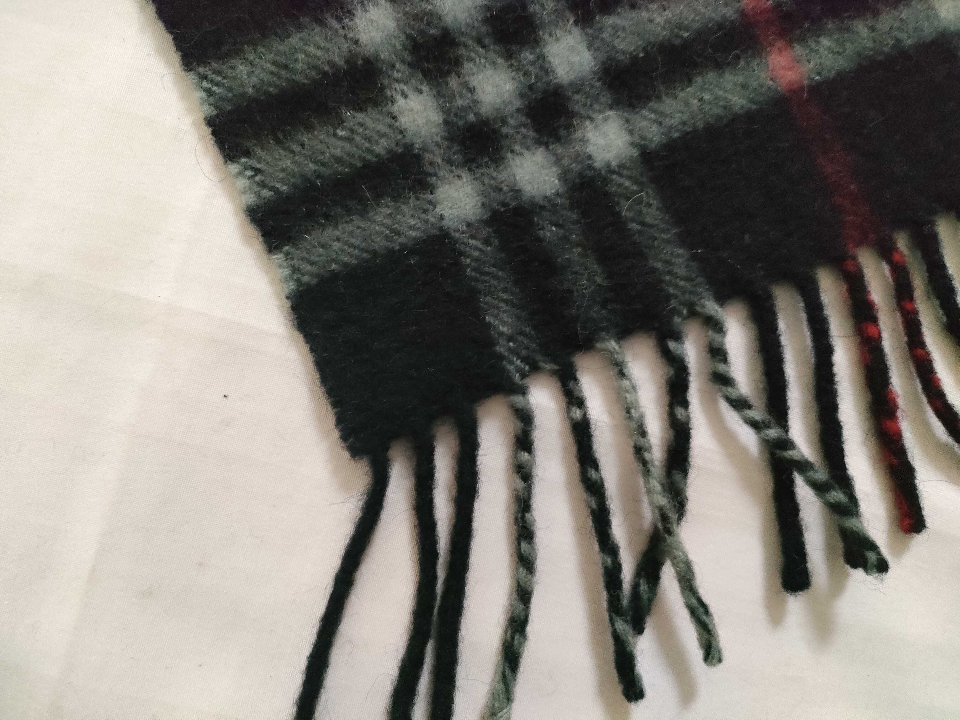 100% Cashmere Scarf, Nova Check Pattern, and other accessories. — view 3