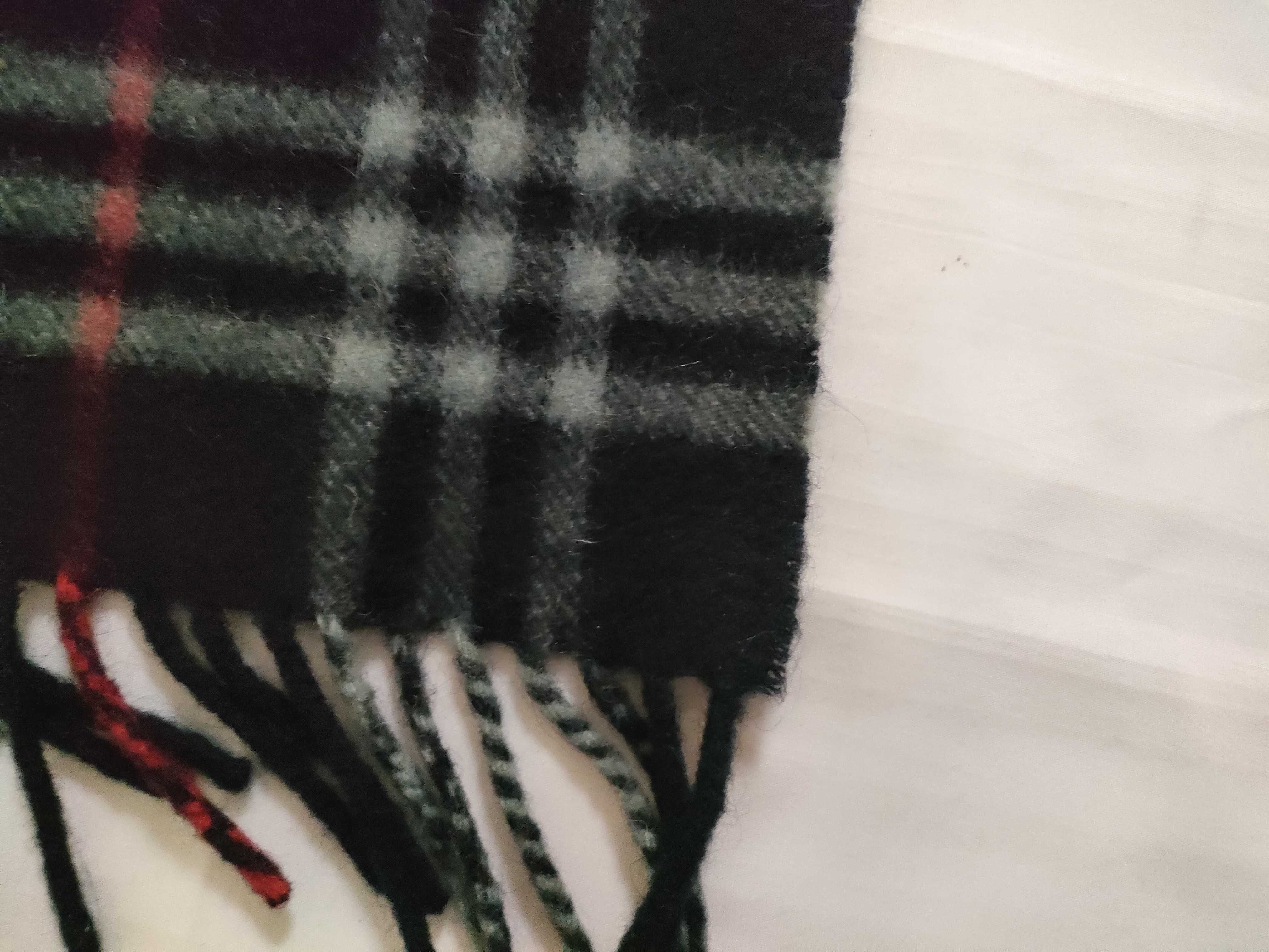 100% Cashmere Scarf, Nova Check Pattern, and other accessories. — view 4