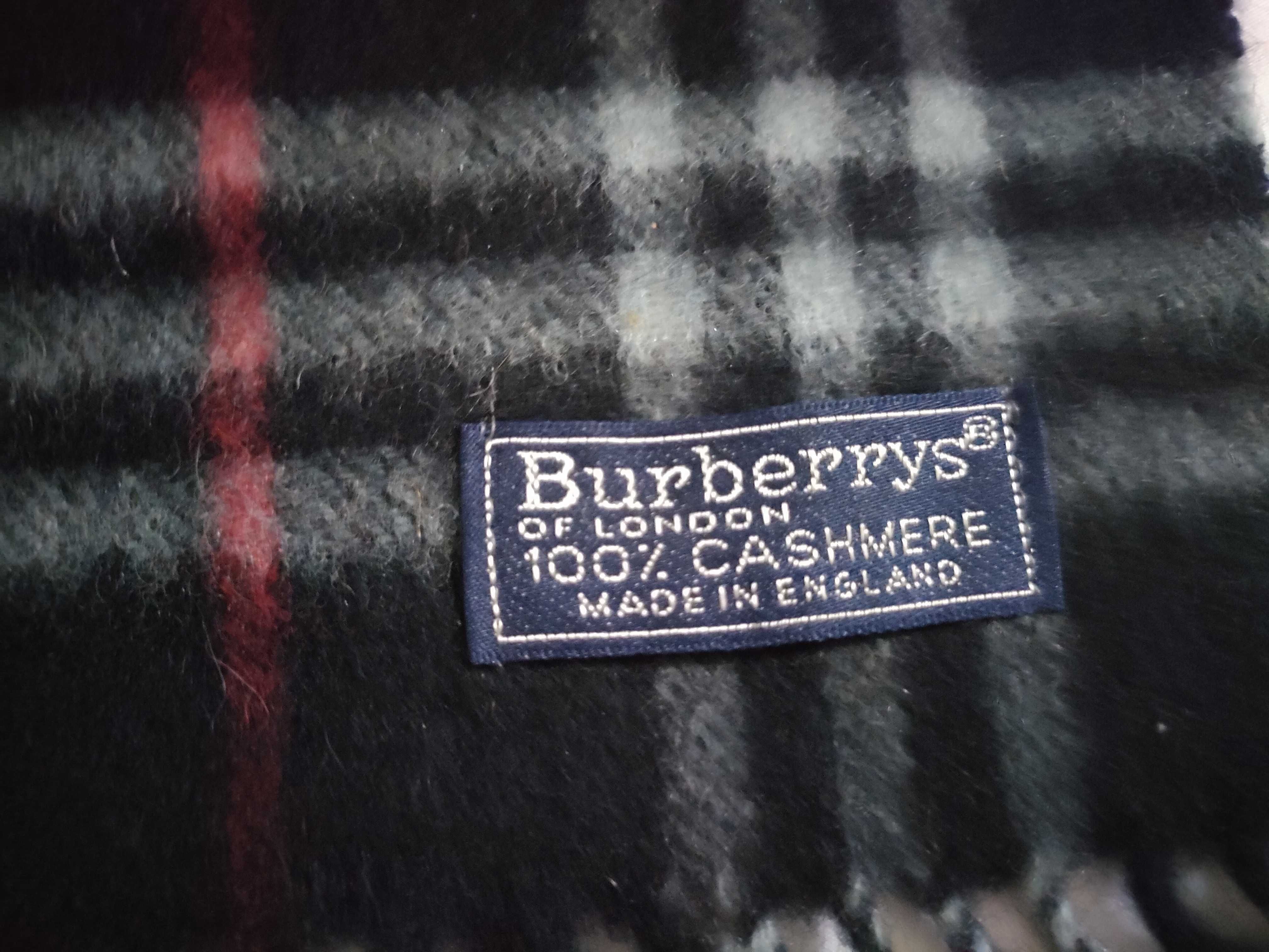 100% Cashmere Scarf, Nova Check Pattern, and other accessories. — view 6
