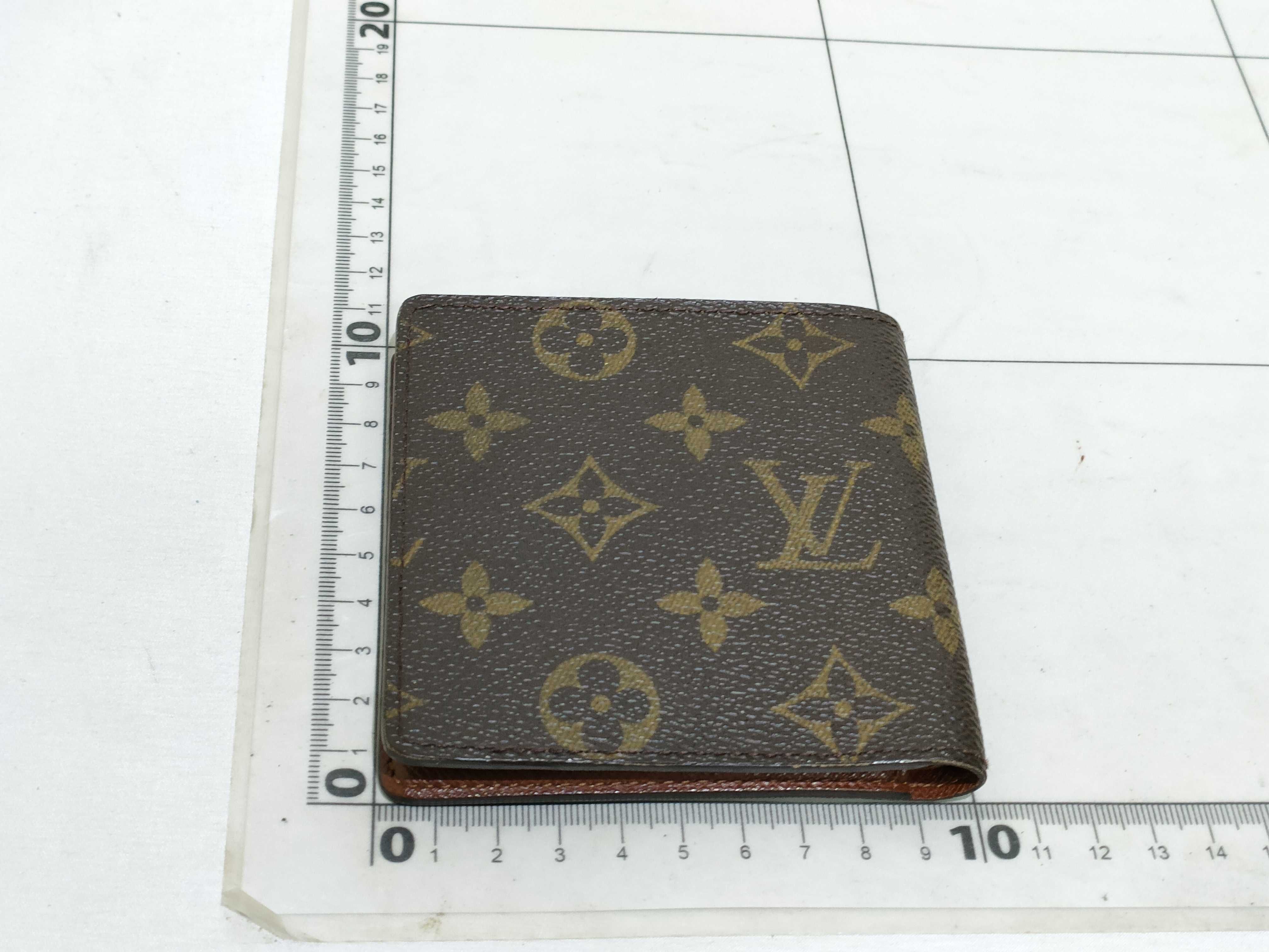 Monogram Louis Vuitton Portefeuille 6 Cartes Credit Card Case with Dust Bag, Box, and Wallet — view 2