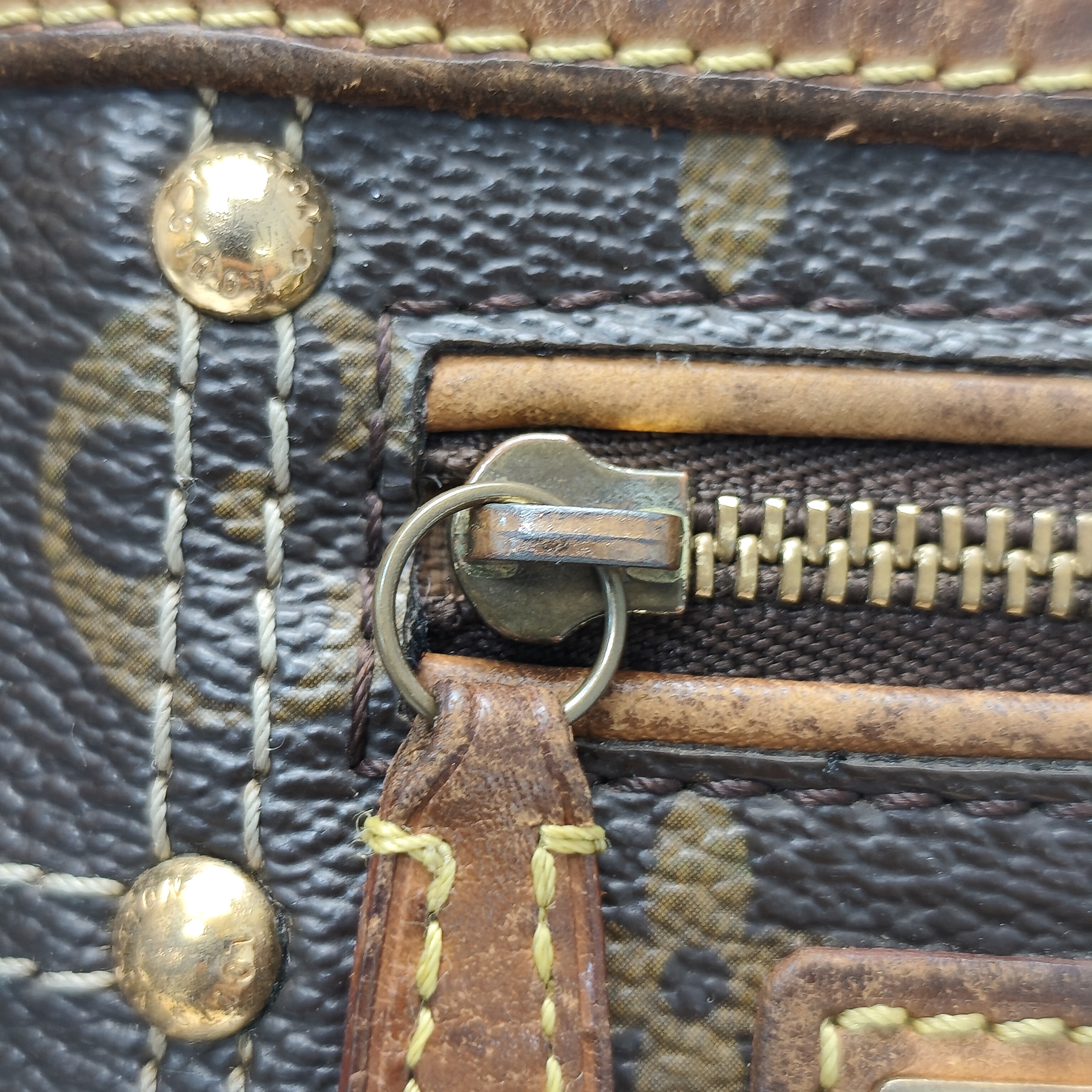 【*Shipped from: China*】LOUIS VUITTON Pochette Accessoires PU Handbag — view 14