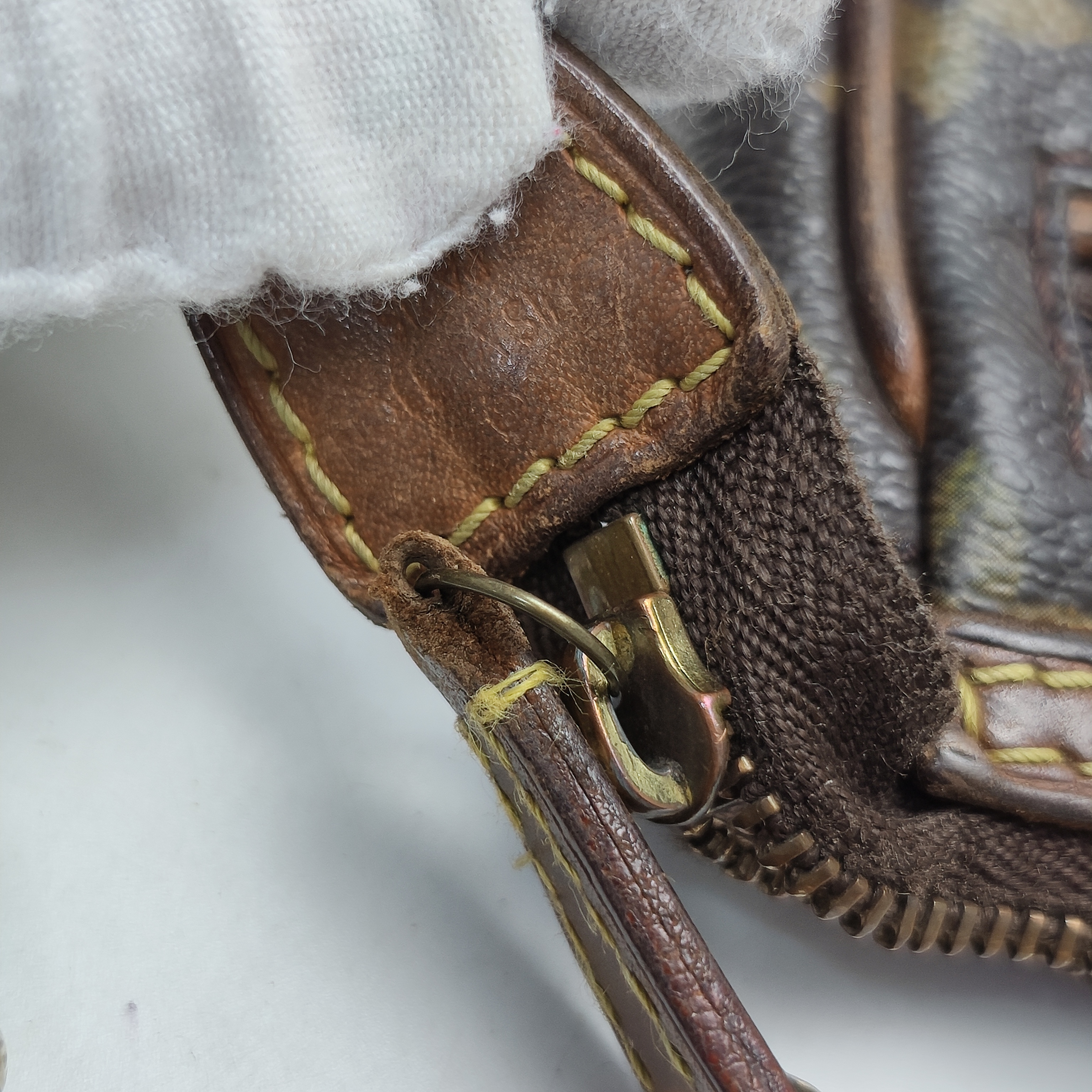 【*Shipped from: China*】LOUIS VUITTON Pochette Accessoires PU Handbag — view 7