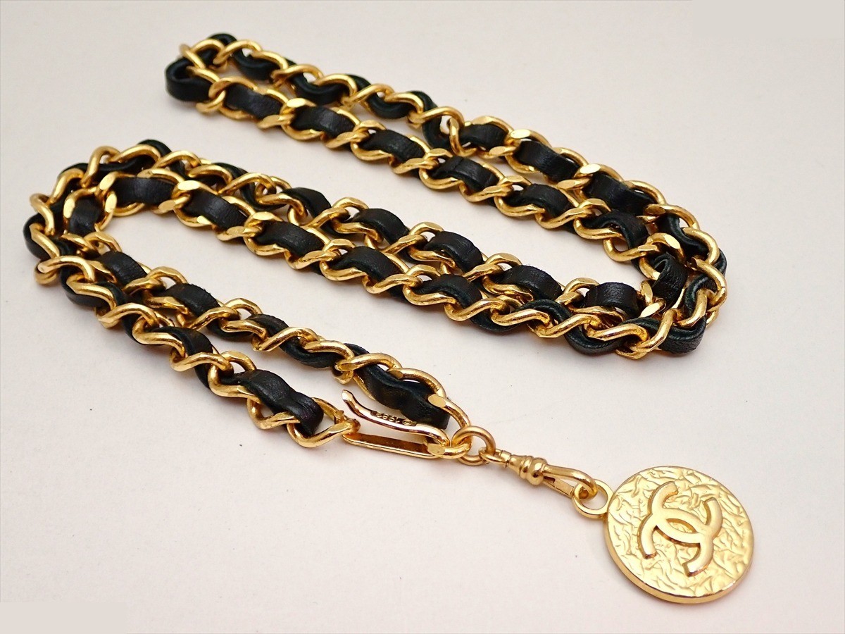 Stamped 1982, Coco Mark, leather chain, chain length approximately 85cm — view 2