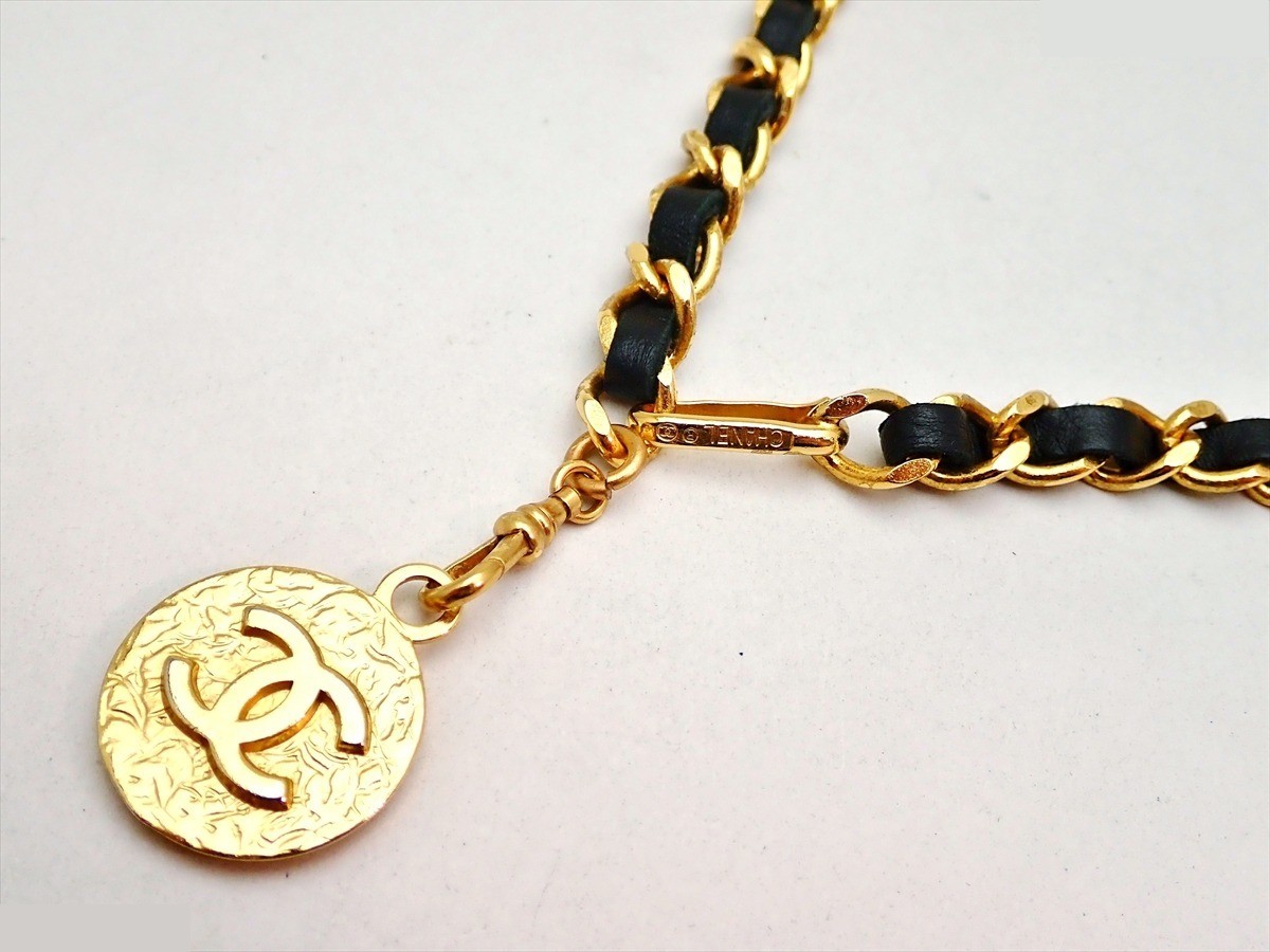 Stamped 1982, Coco Mark, leather chain, chain length approximately 85cm — view 3