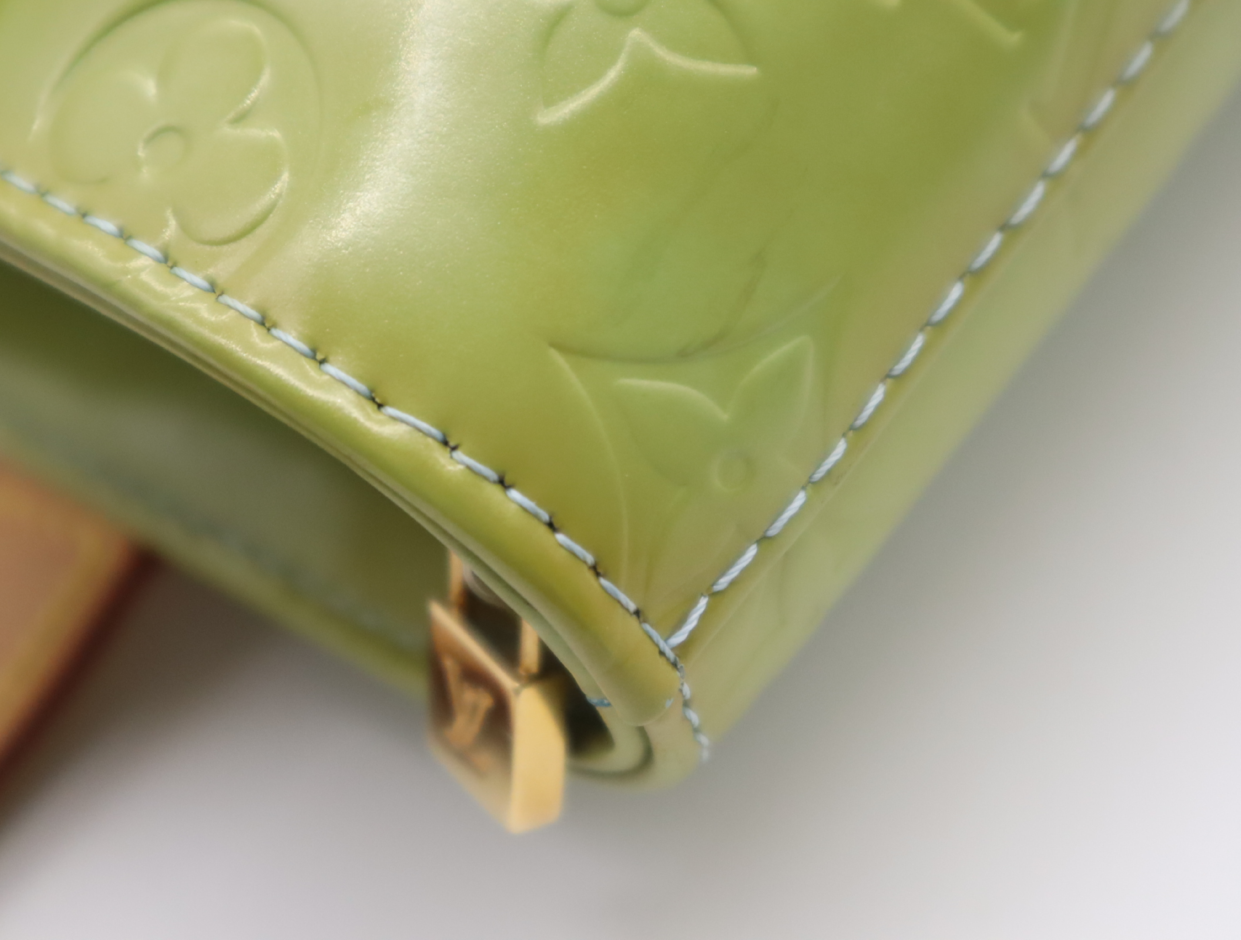 M91053 Vernis Houston Green Handbag — view 11