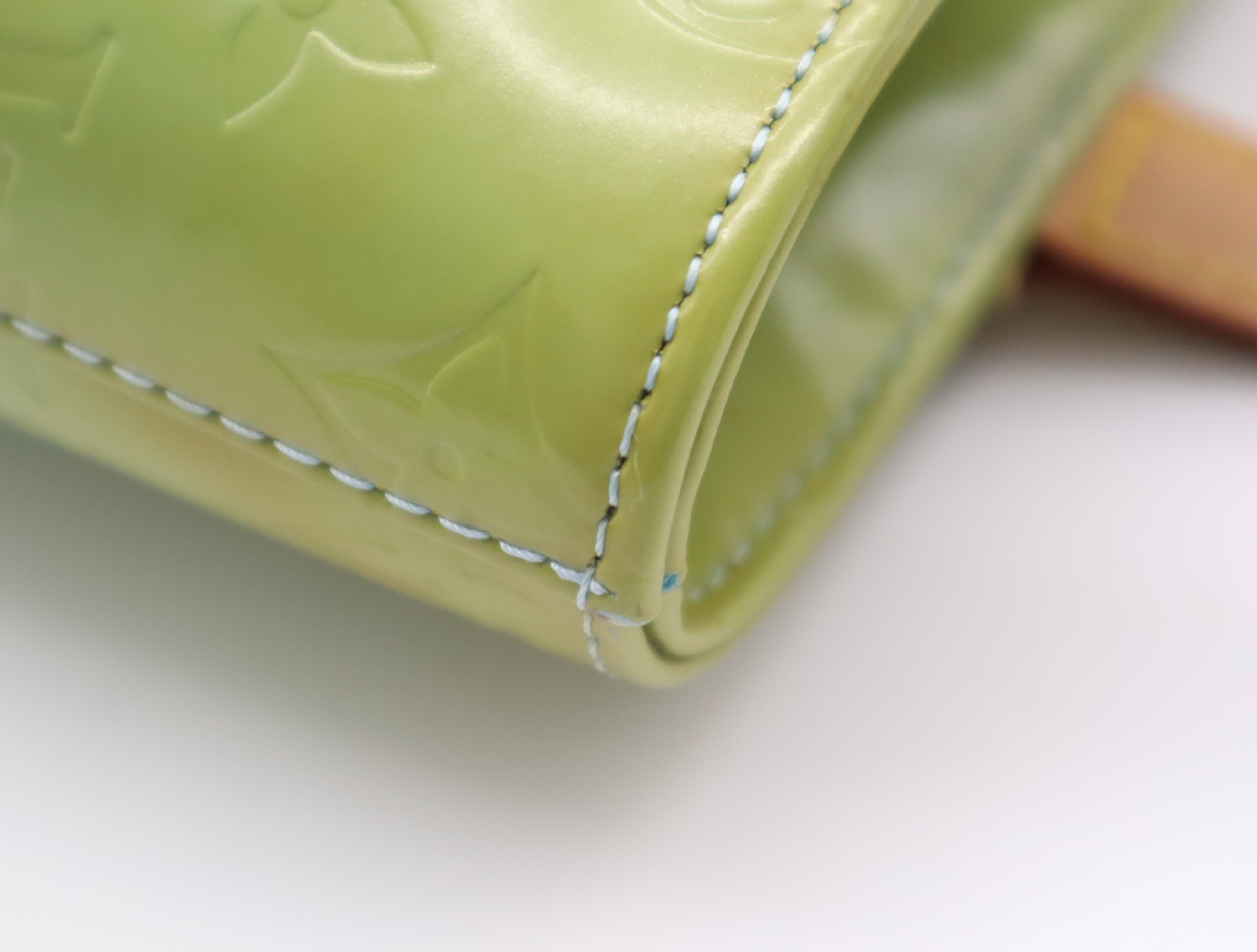 M91053 Vernis Houston Green Handbag — view 8