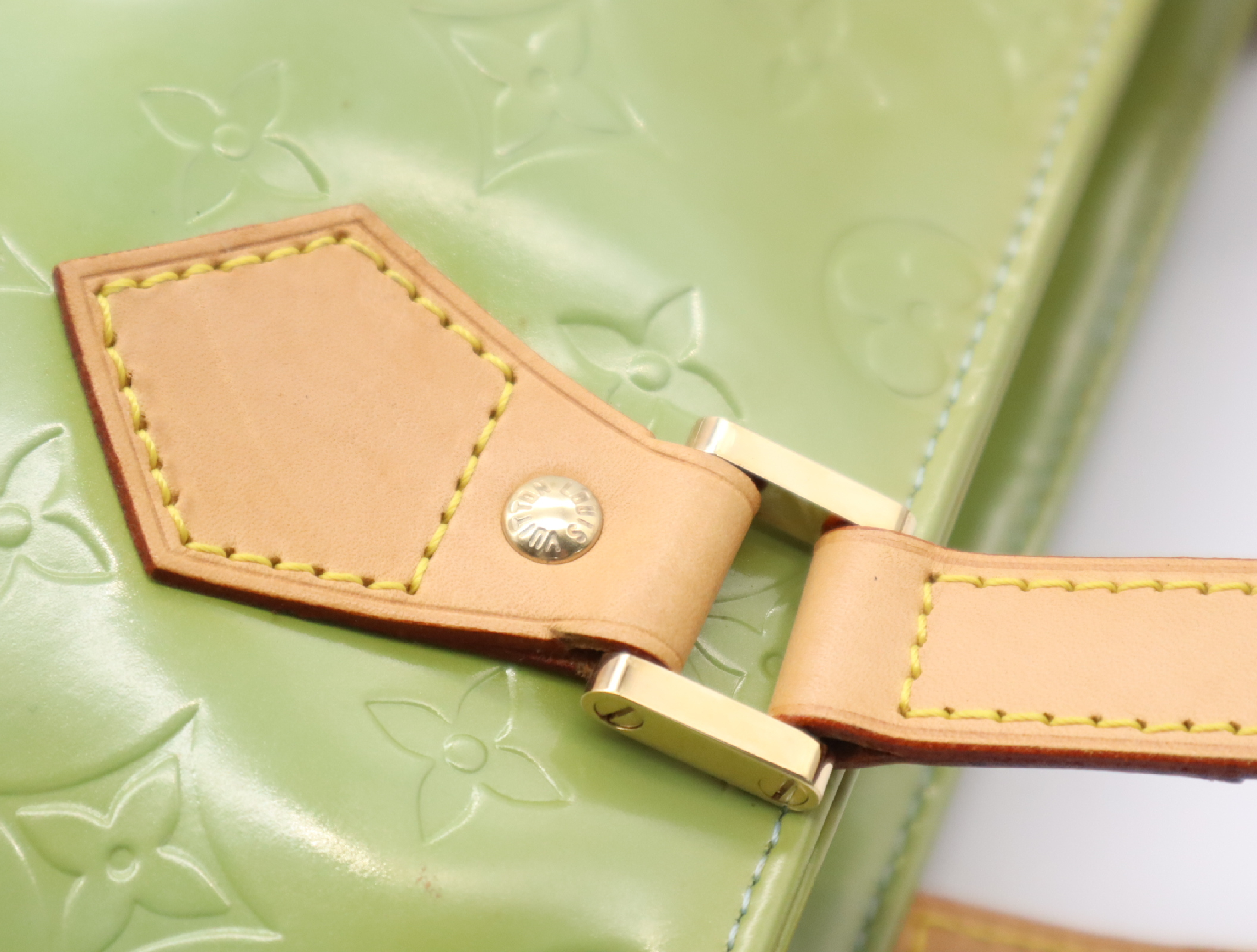 M91053 Vernis Houston Green Handbag — view 9
