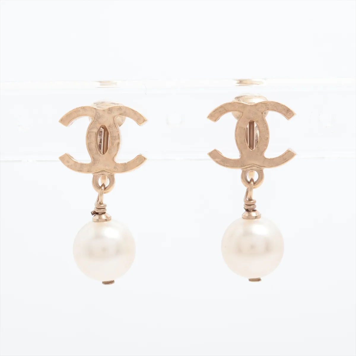 Coco Mark 07A Earrings (for both ears) GP x Faux Pearl Gold